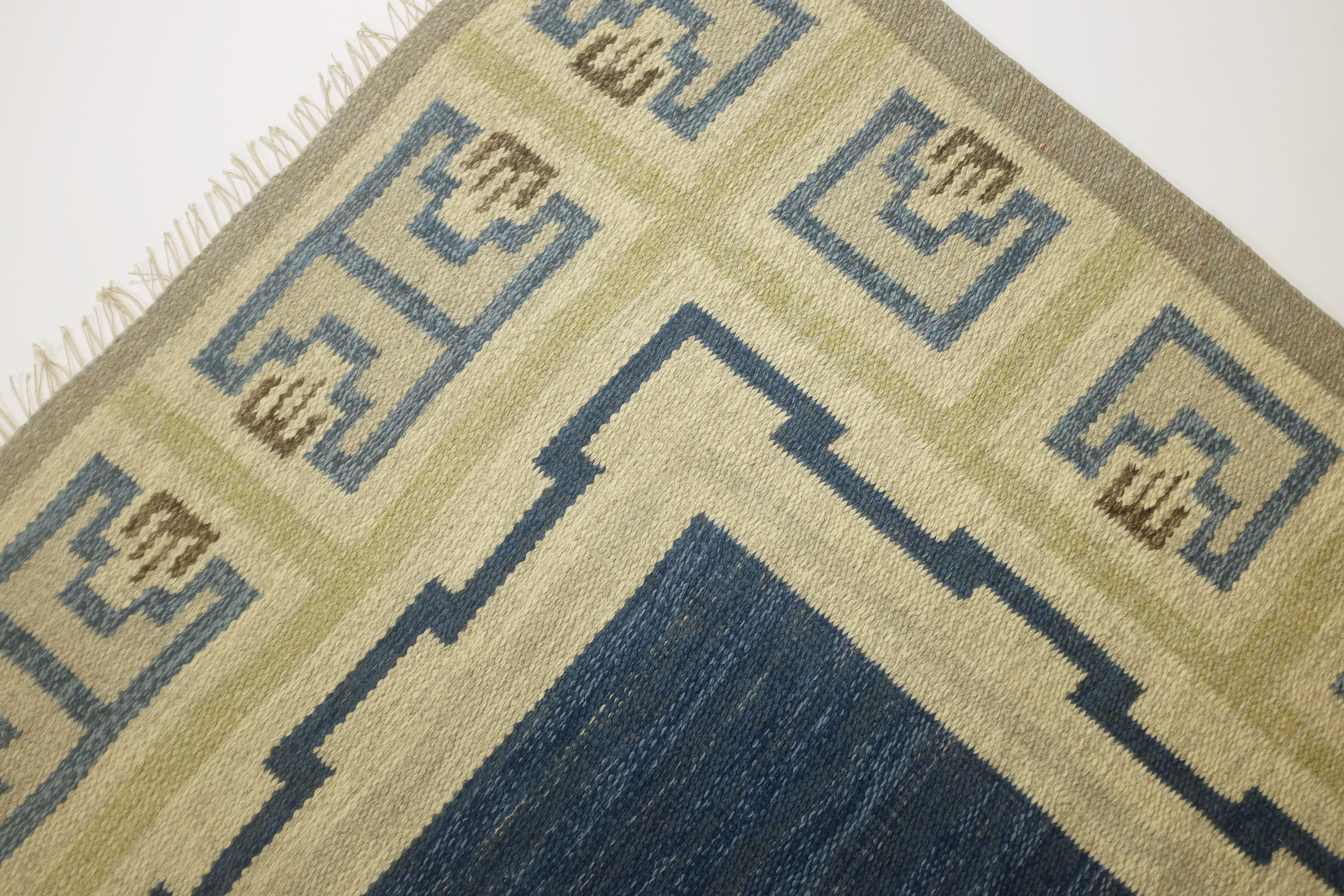 1940's Vintage Swedish Rug by Aina Kånge In Good Condition For Sale In Brooklyn, NY