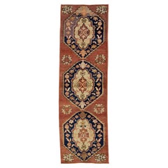Tapis de couloir traditionnel turc d'Anatolie des années 1940, couleur rouille