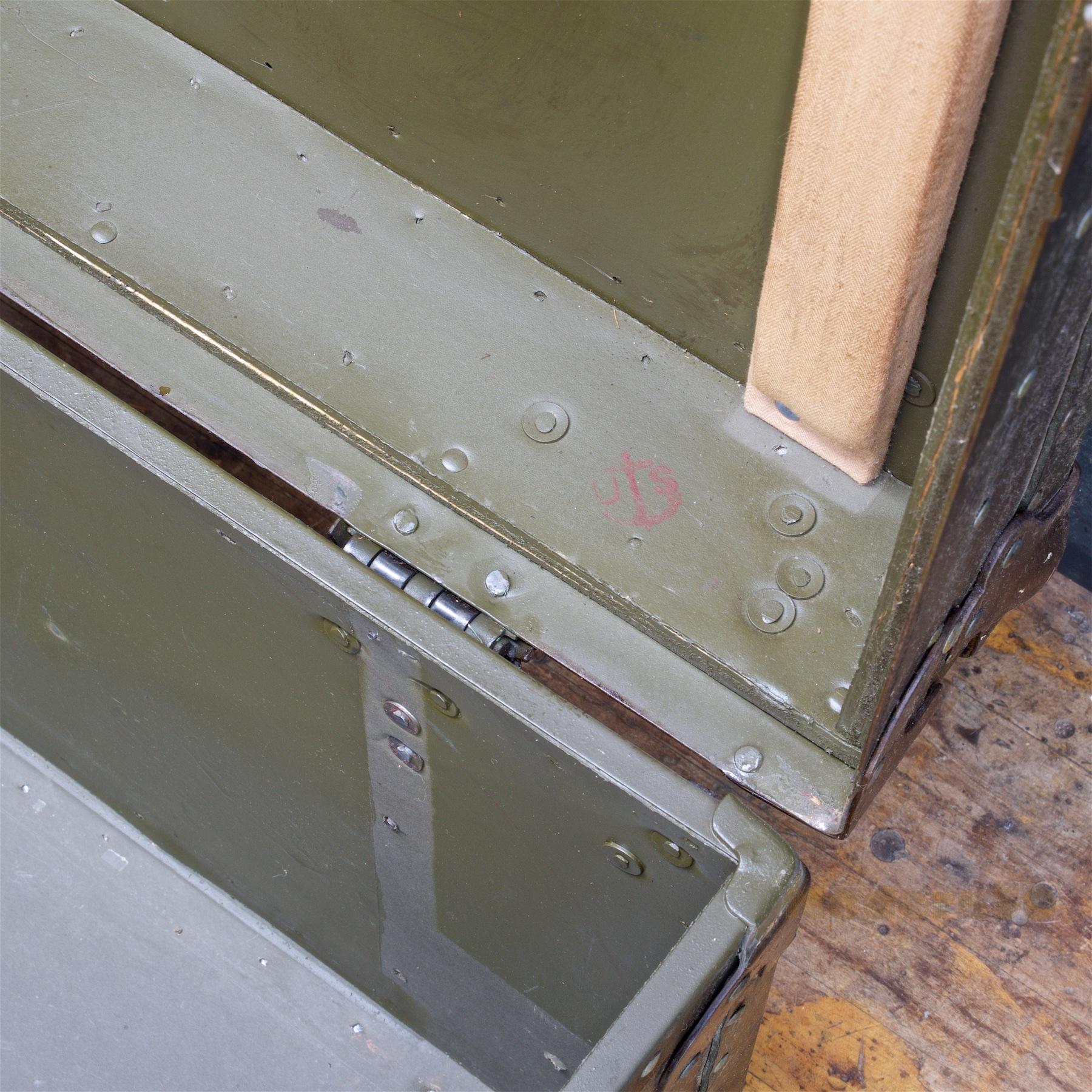 1930s Winship Vulcanized US Navy Travel Servicemens Trunk Bench Table Industrial In Fair Condition In Hyattsville, MD