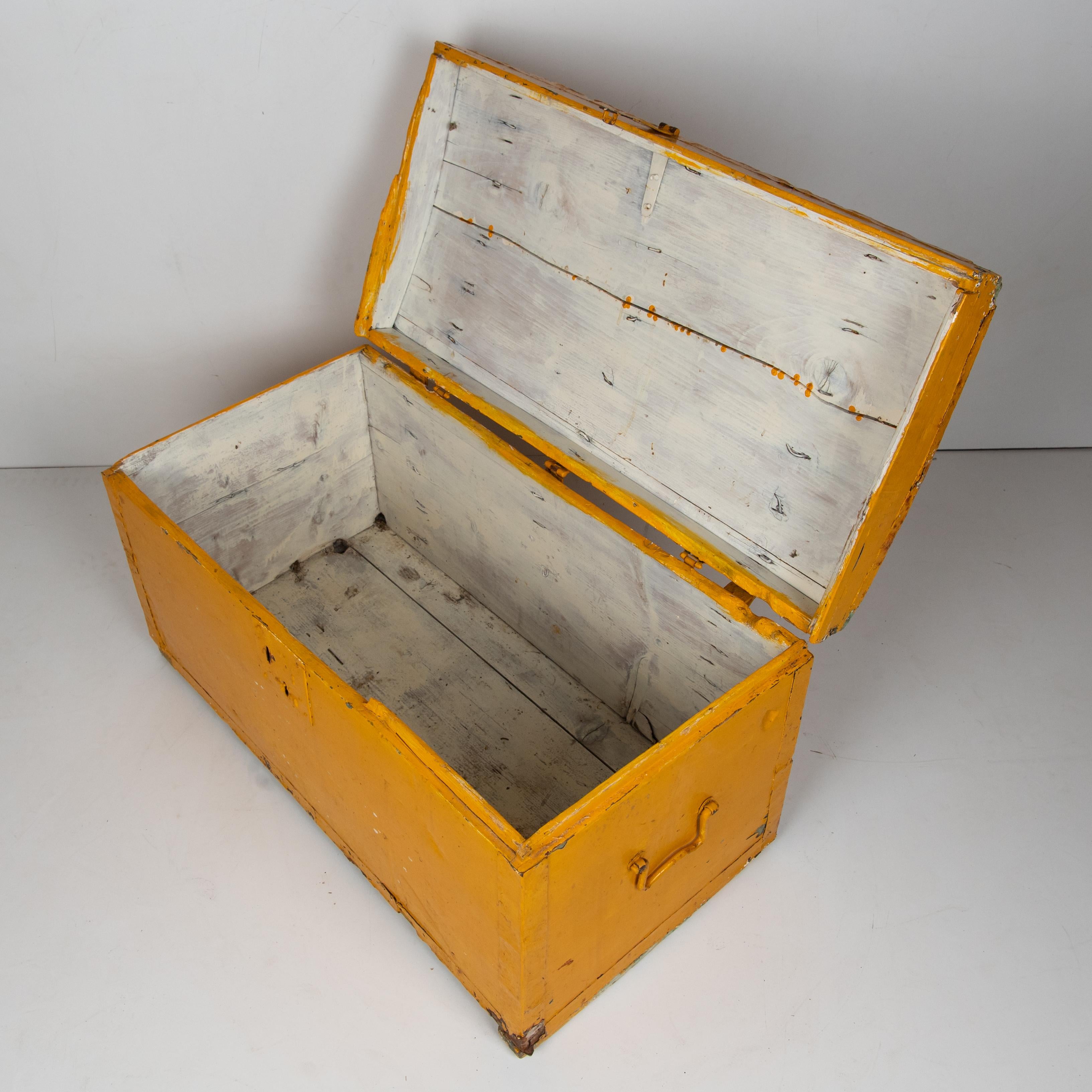 1940s Vintage Yellow Trunk 2