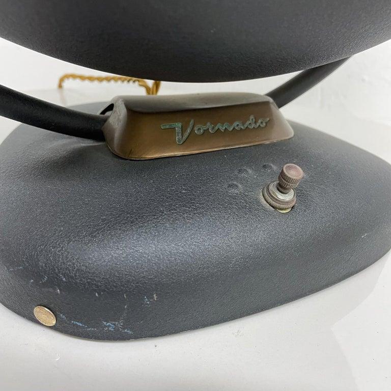 American 1940s Vornado Vintage Electric Metal Table Fan Restored For Sale