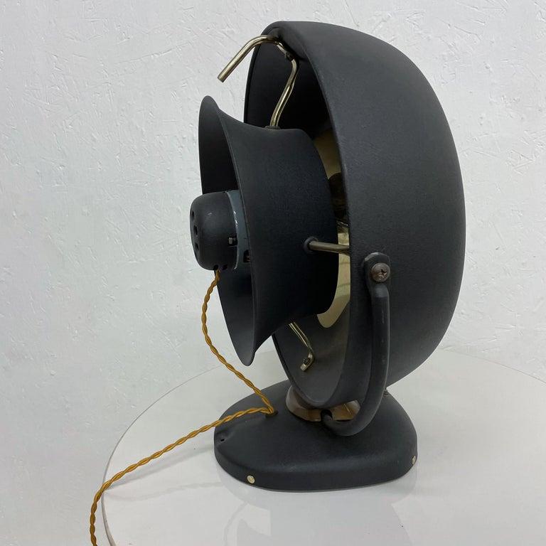 Mid-20th Century 1940s Vornado Vintage Electric Metal Table Fan Restored For Sale