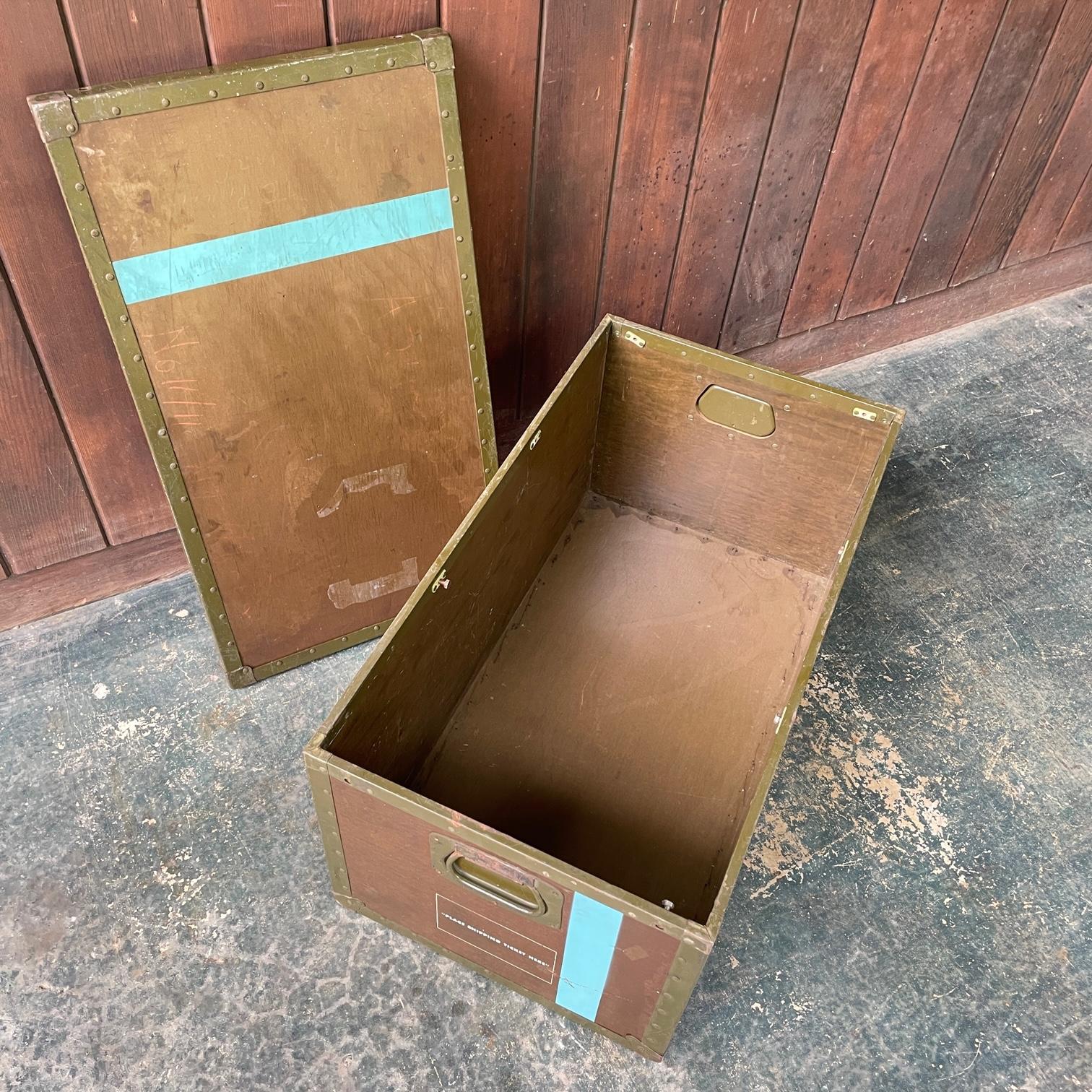 1940s Vulcanized US Air Force Ships Trunk Box Table Pedestal Retail Display For Sale 2