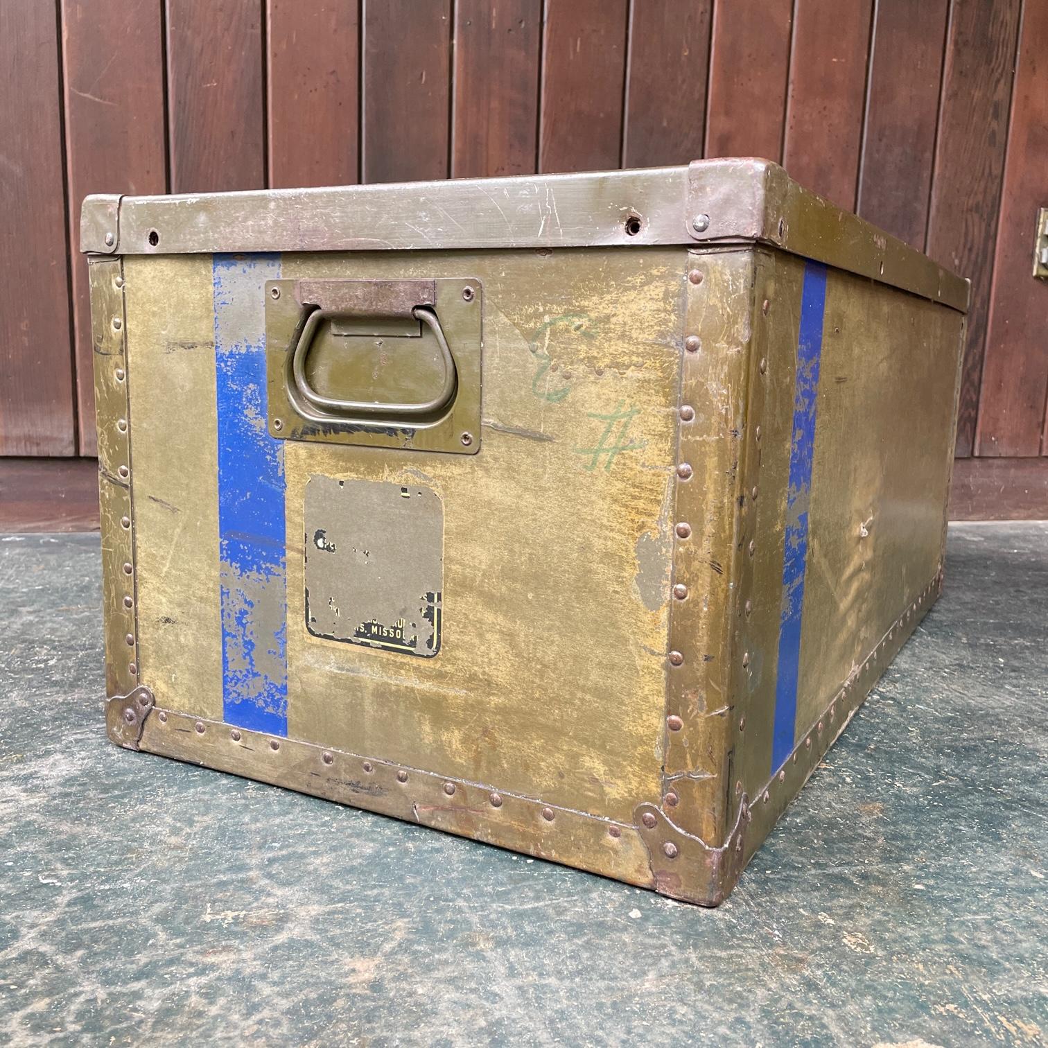 1940s Vulcanized US Air Force Ships Trunk Box Table Pedestal Retail Display For Sale 6