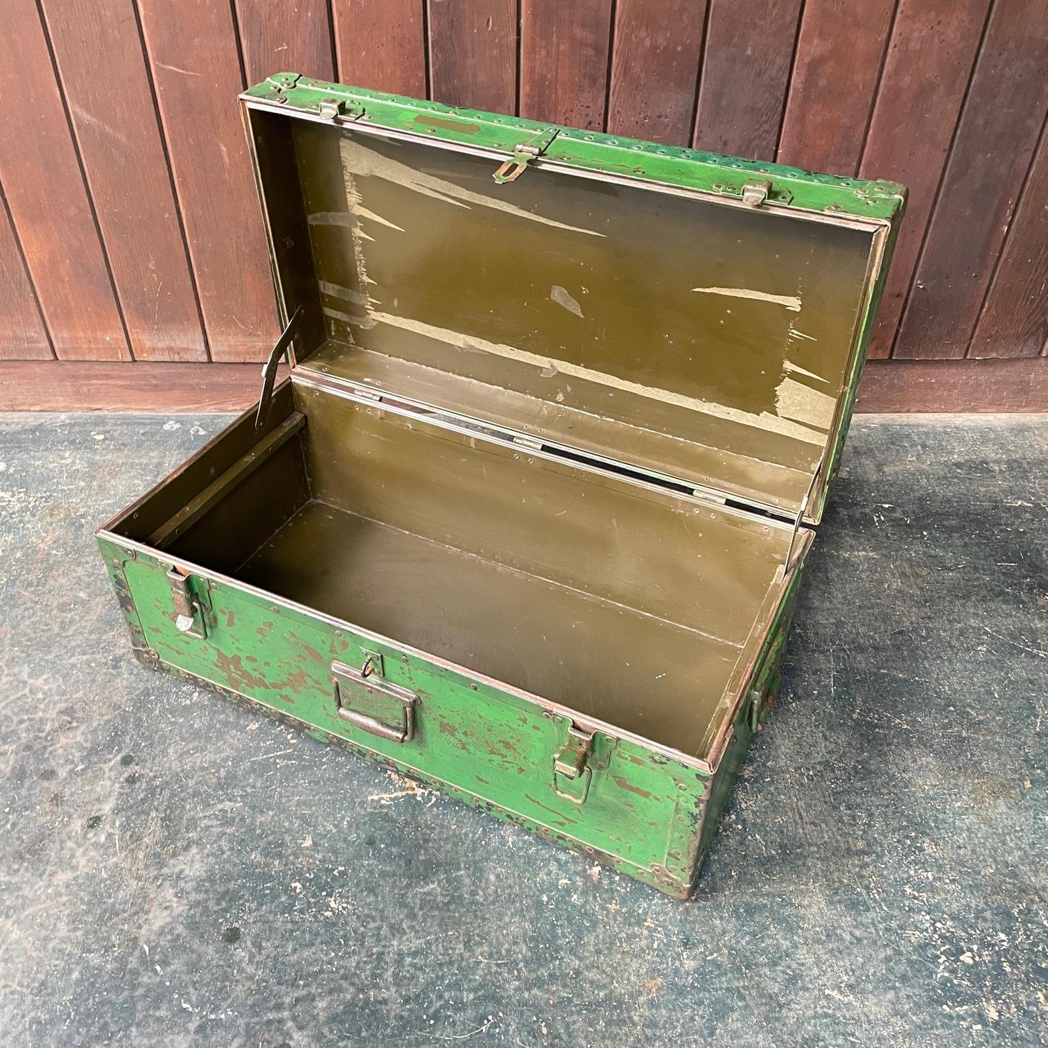1940s Vulcanized US Army Trunk Box Table Pedestal Retail Display Heavy Patina 4