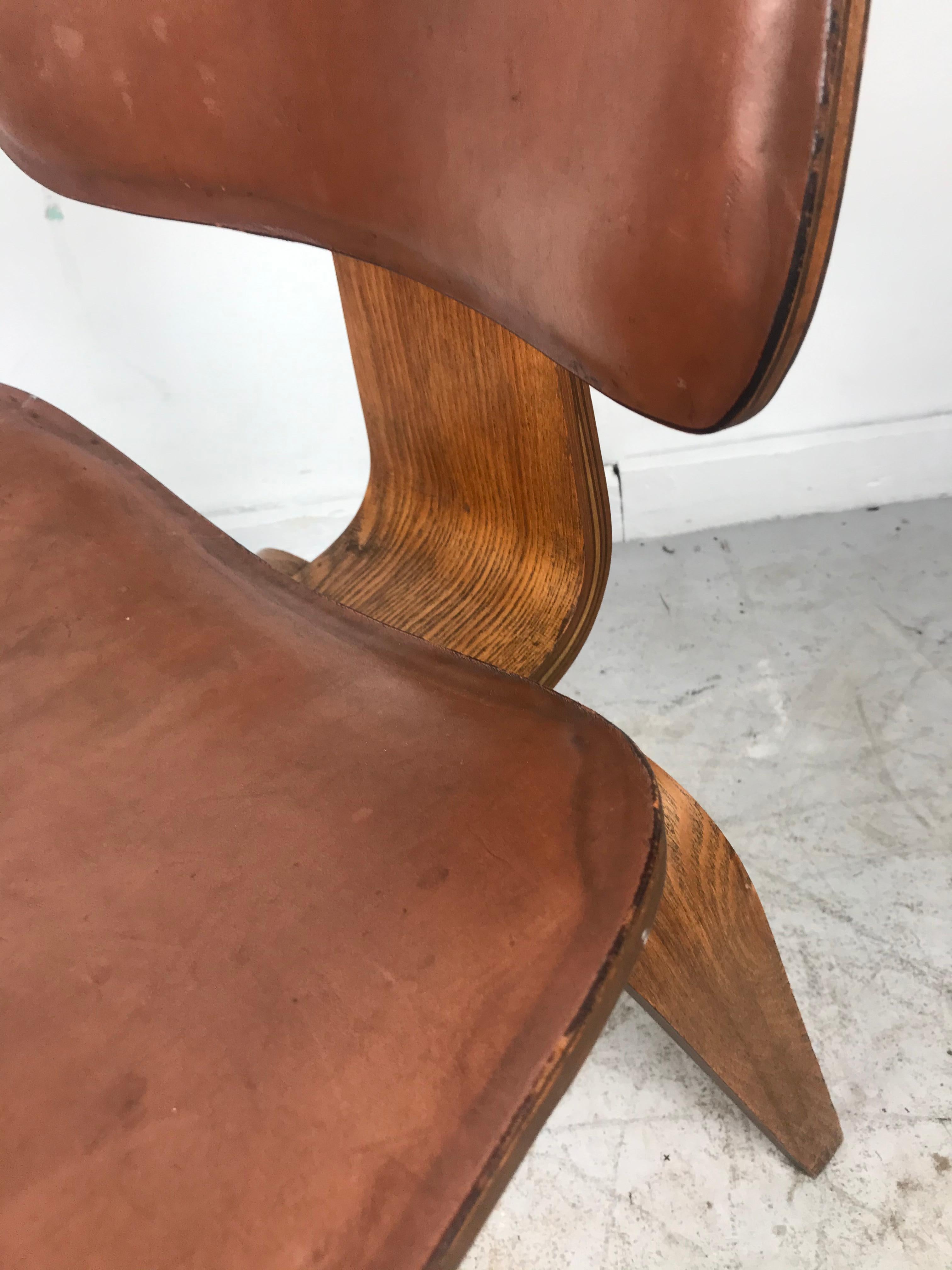 Mid-Century Modern 1940s Walnut and Leather DCW Chair by Charles & Ray Eames