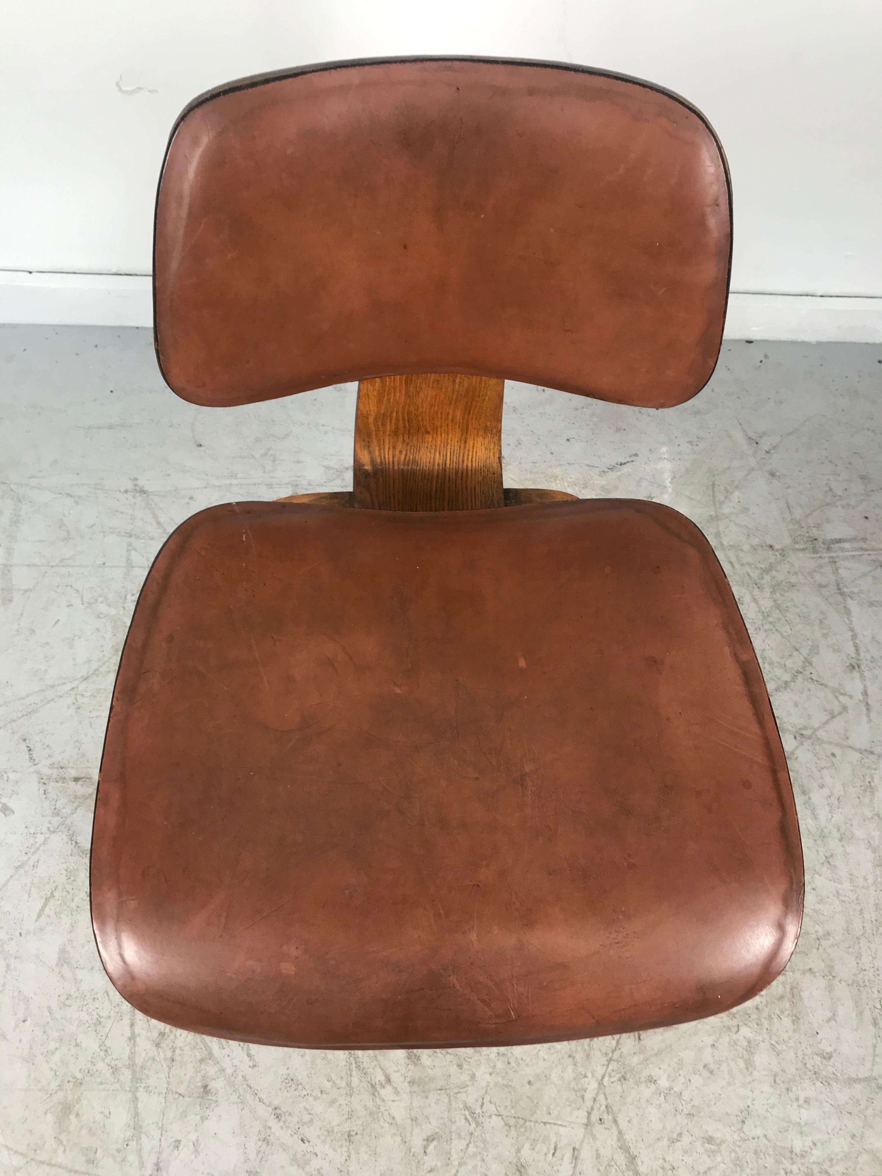 Mid-20th Century 1940s Walnut and Leather DCW Chair by Charles & Ray Eames