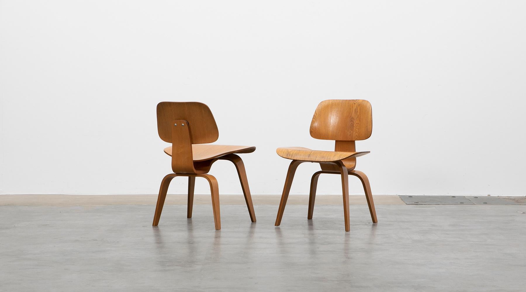 Mid-Century Modern 1940s Walnut Plywood DCW Chairs by Charles & Ray Eames, 4