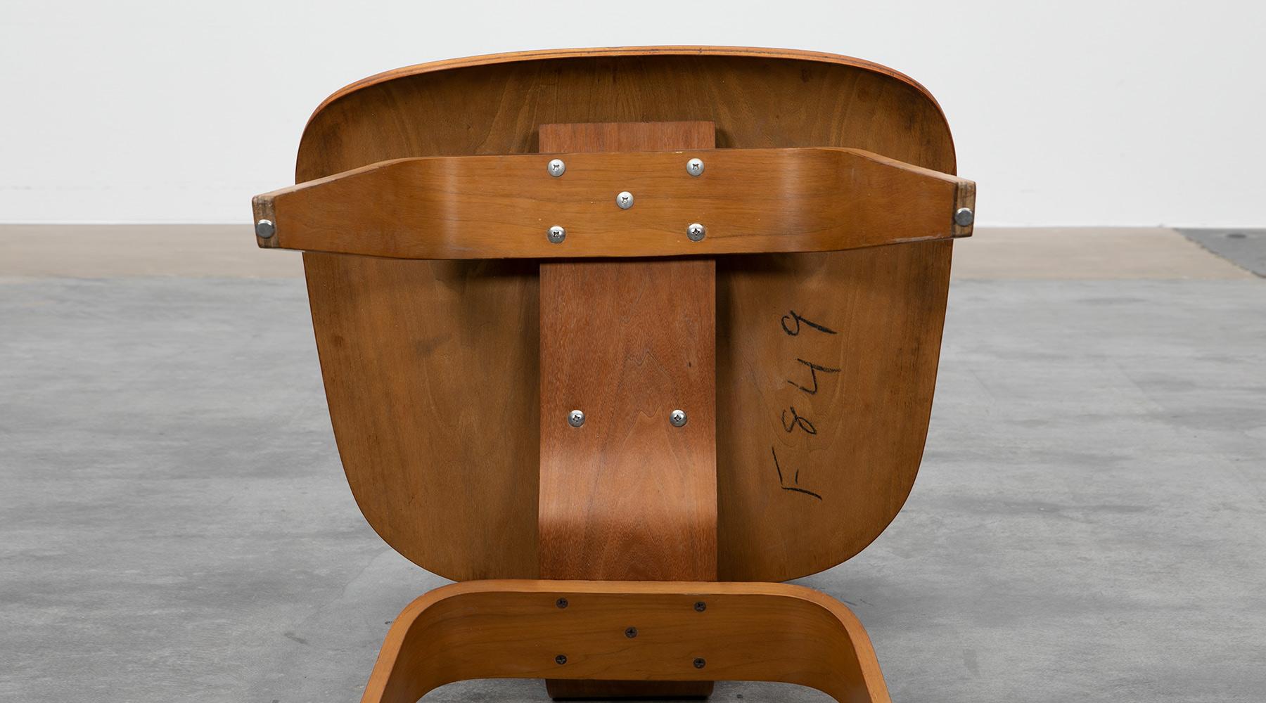 1940s Walnut Plywood LCW Chair by Charles & Ray Eames 'H' 1