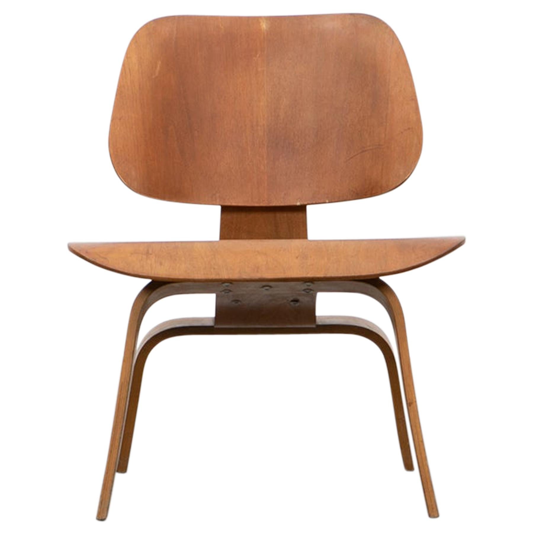 1940s Walnut Plywood LCW Chair by Charles & Ray Eames 'H'