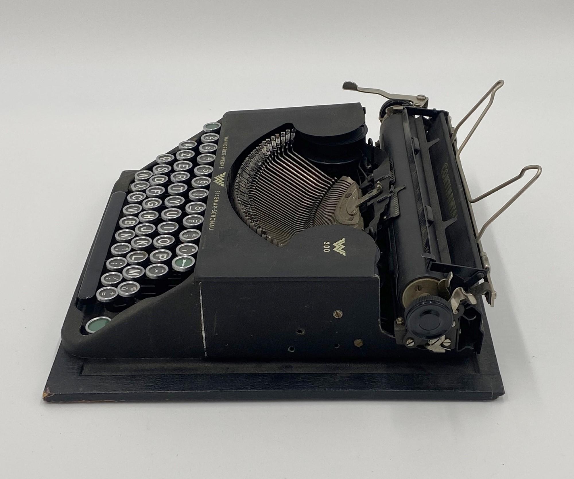 Industrial 1940s Wanderer Werke French Keyboard Typewriter