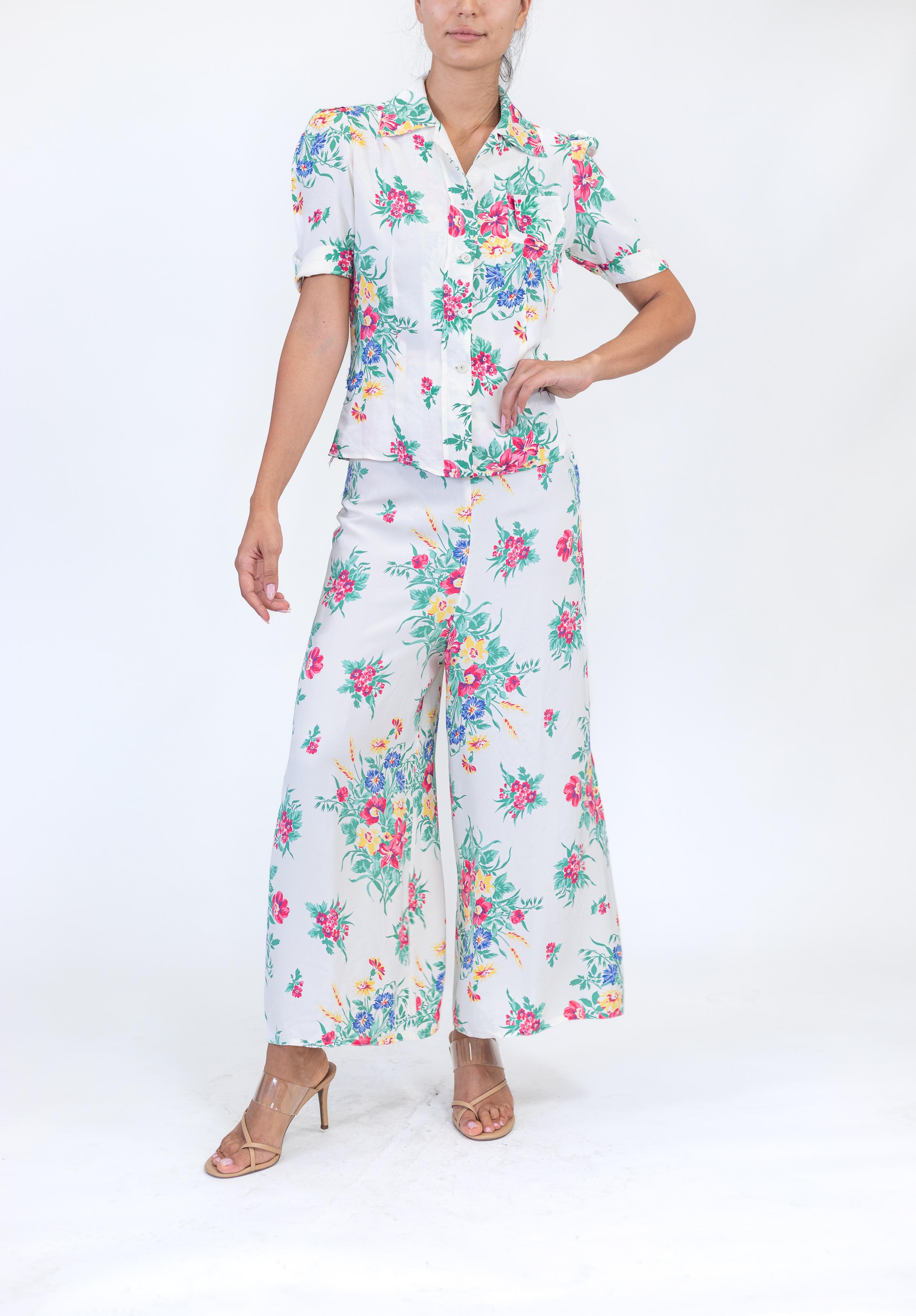 Gray 1940S White Cold Rayon Pink Floral Print Pajamas For Sale