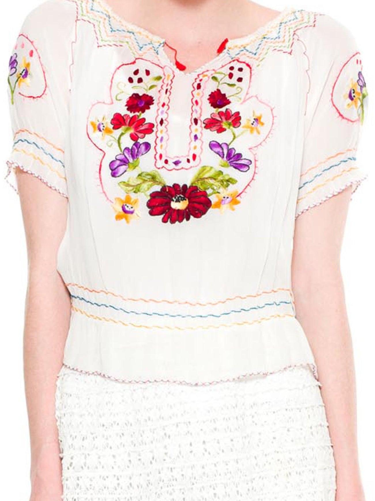 1940S White Hand Embroidered Rayon Georgette Boho Folk Blouse In Excellent Condition For Sale In New York, NY