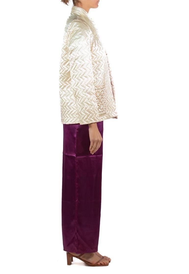 Beige 1940S White & Purple Rayon Lounge Ensemble With Gold Studded Pockets For Sale