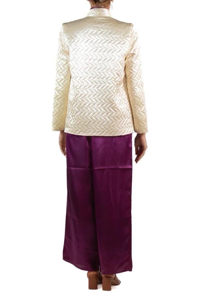 1940S White & Purple Rayon Lounge Ensemble With Gold Studded Pockets In Excellent Condition For Sale In New York, NY