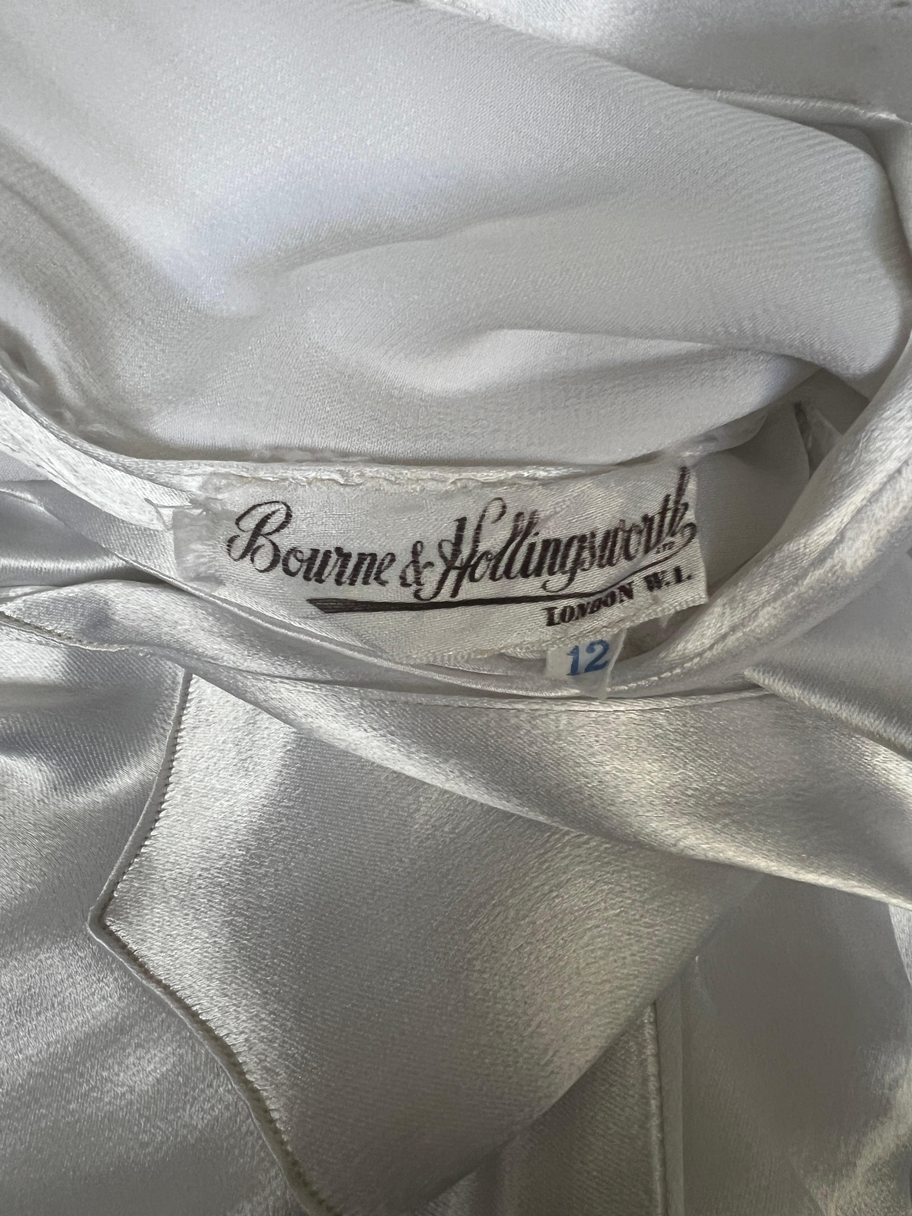 Robe de mariée en satin blanc avec traîne des années 1940 en vente 2