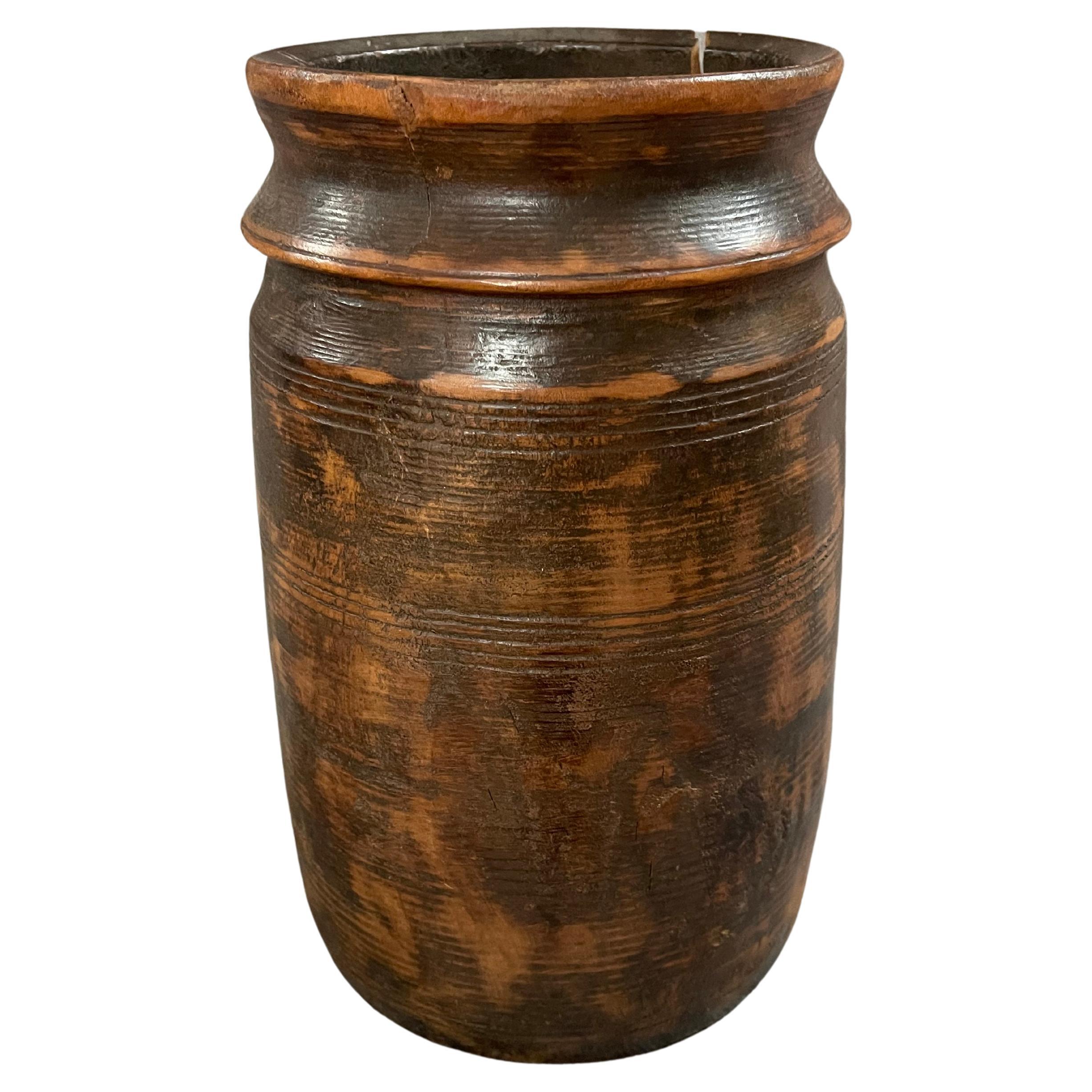 1940s  Olla de Madera Himachal