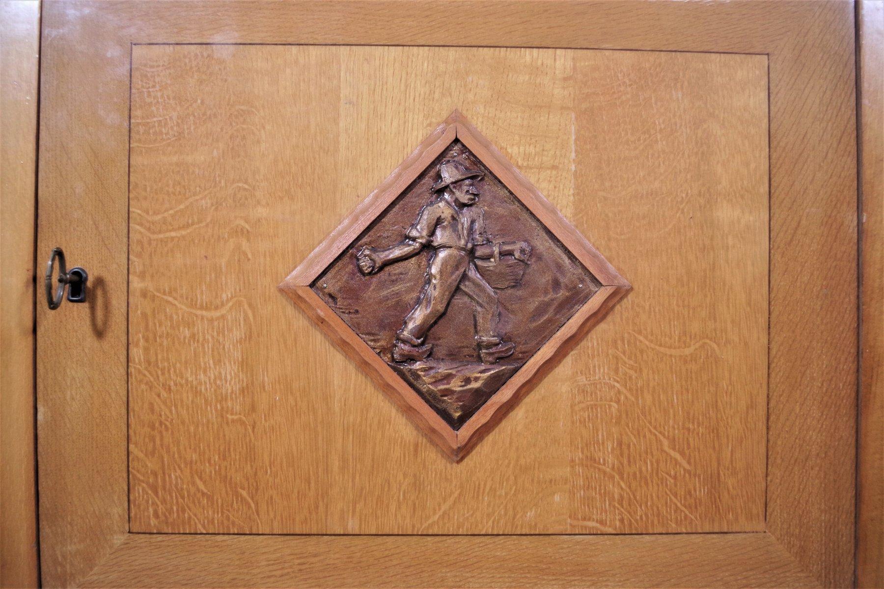 esszimmergarnitur aus Holz aus den 1940er Jahren - Tisch, Stühle und Anrichten (9er-Set) im Zustand „Gut“ im Angebot in Manzano, IT