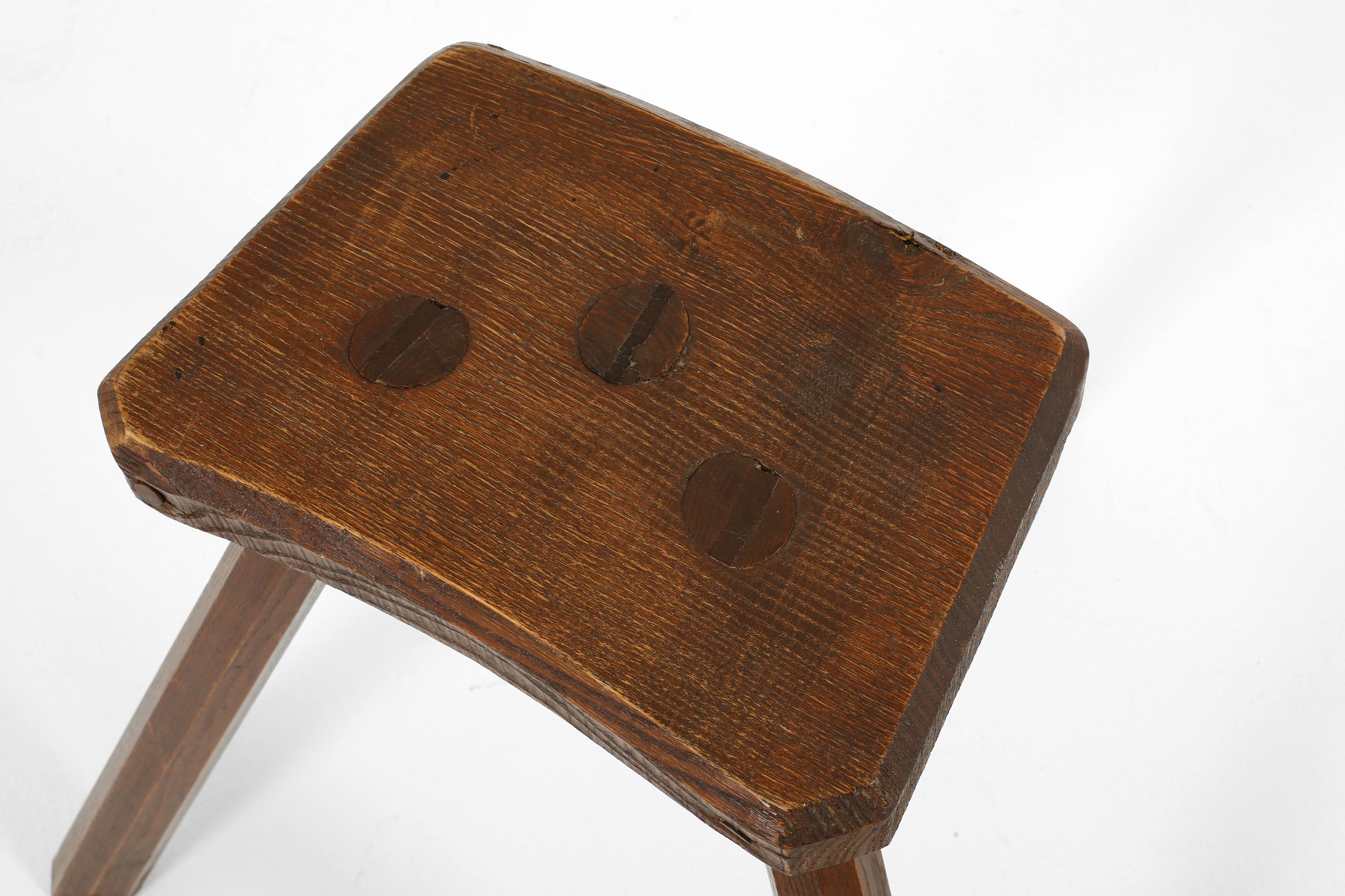 1940s Wooden Tripod Work Stool In Good Condition For Sale In London, GB