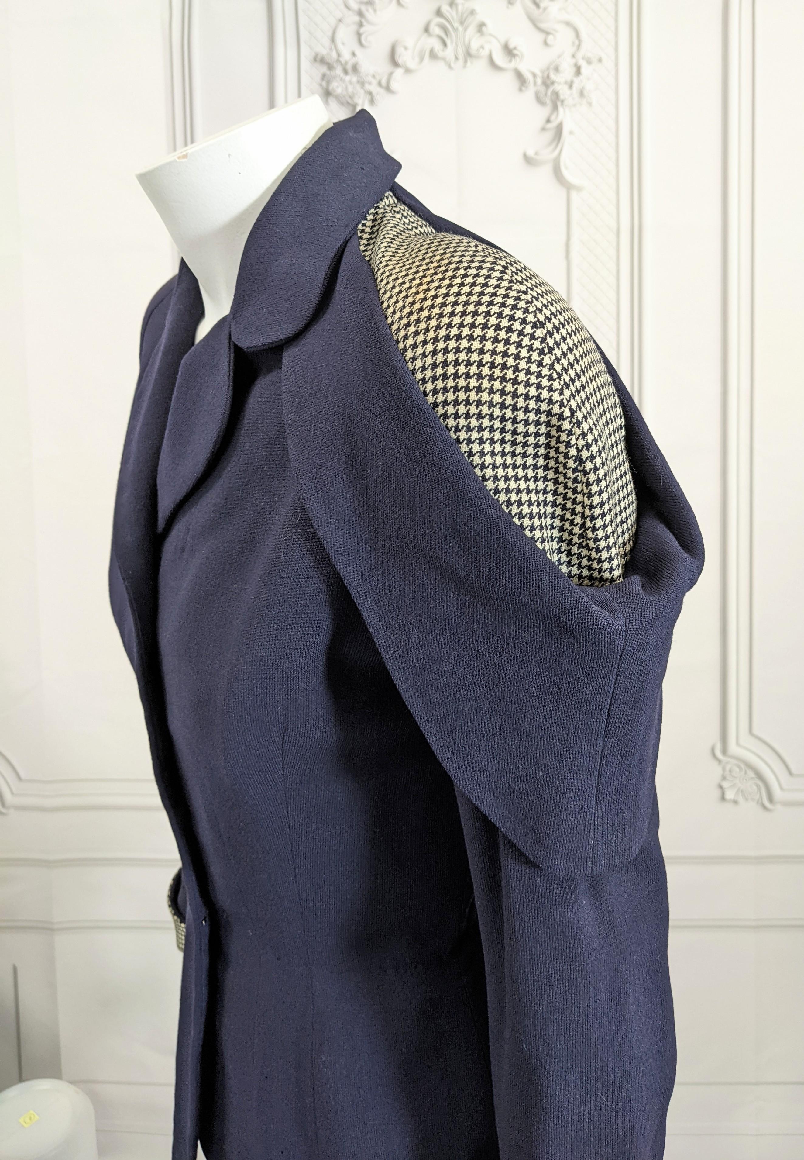 1940's Wool Cold Shoulder Houndstooth Jacket In Good Condition For Sale In New York, NY