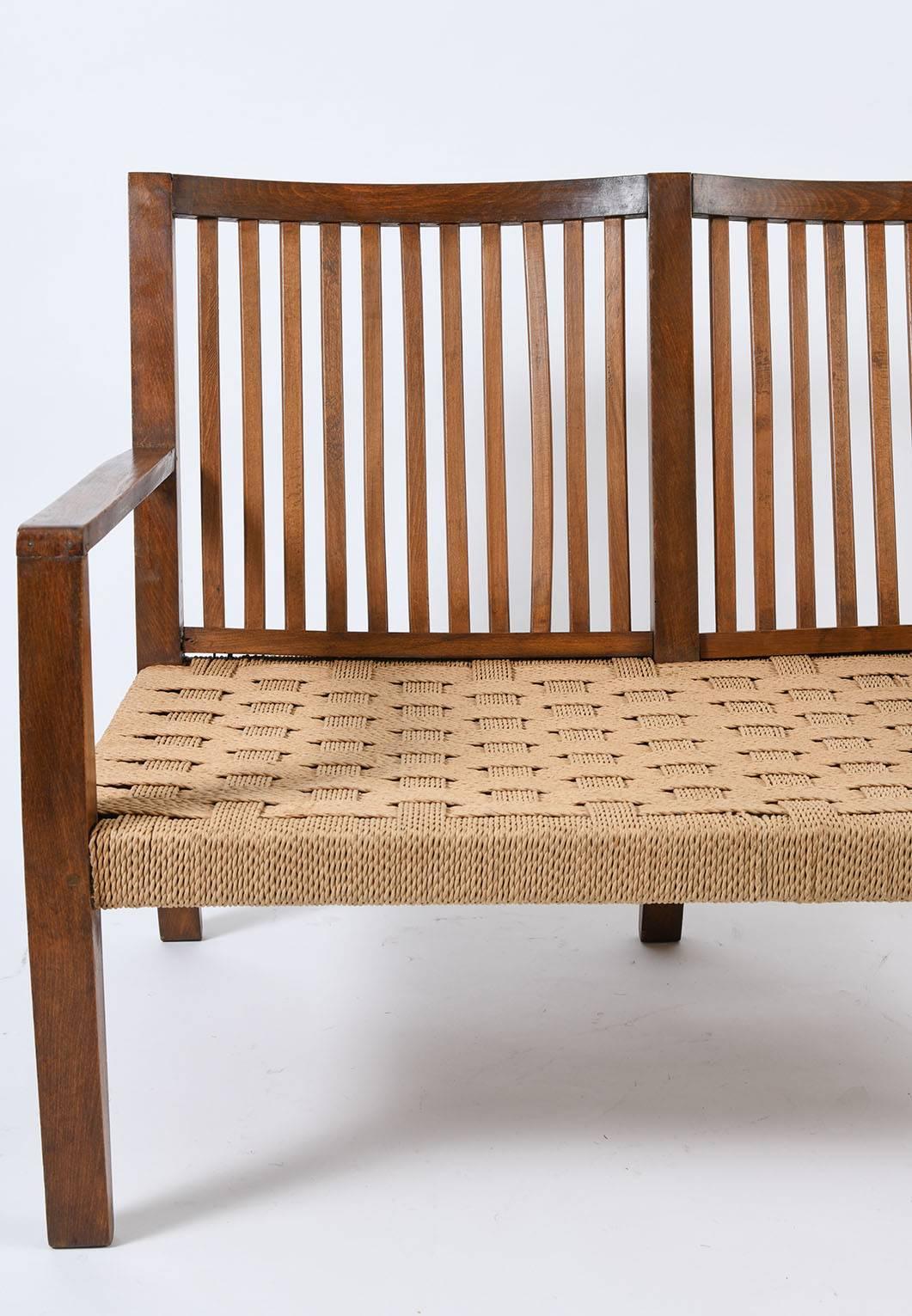 1940s Woven Rope and Oak Settee In Excellent Condition In London, GB