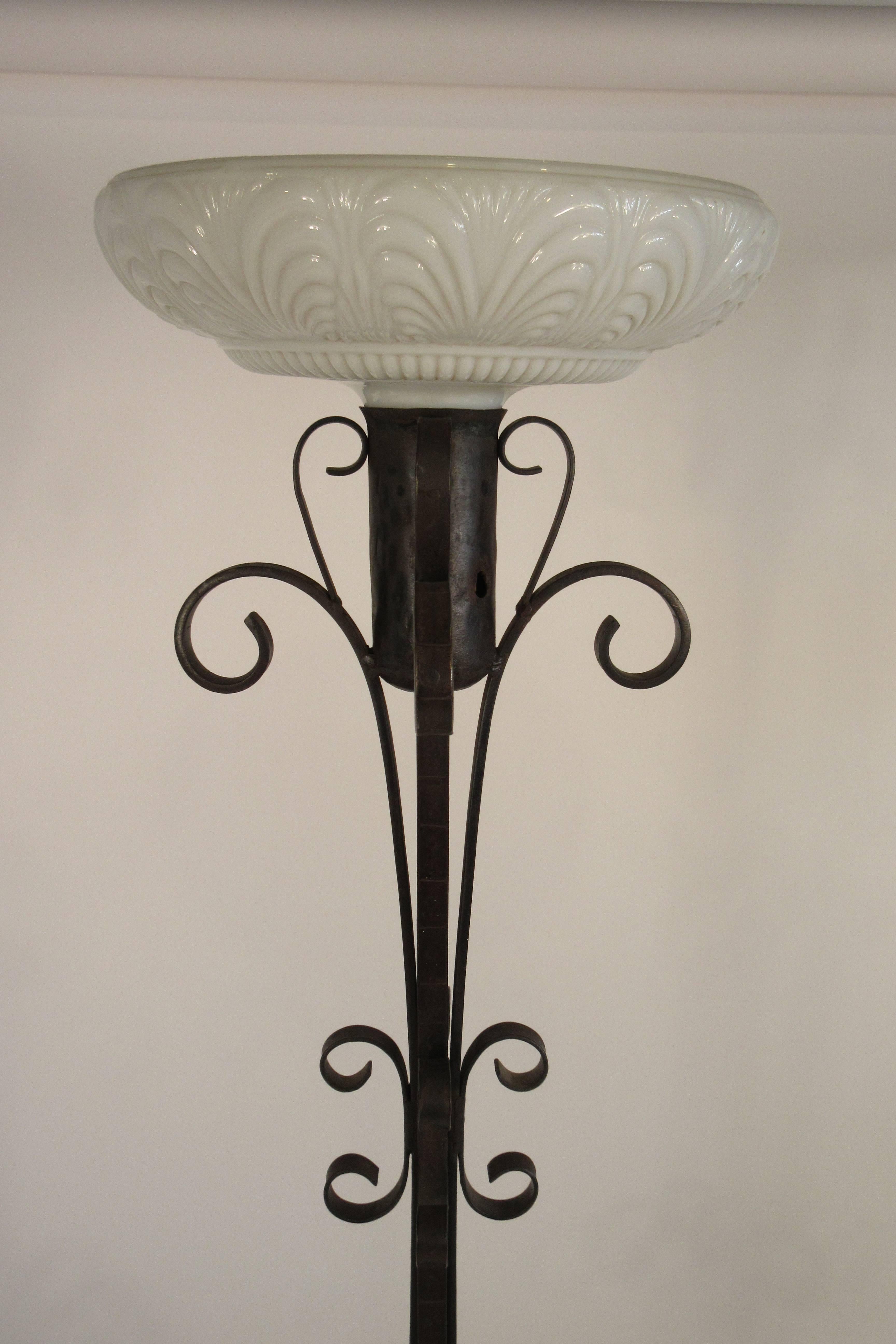 Mid-20th Century 1940s Wrought Iron Floor Lamp For Sale