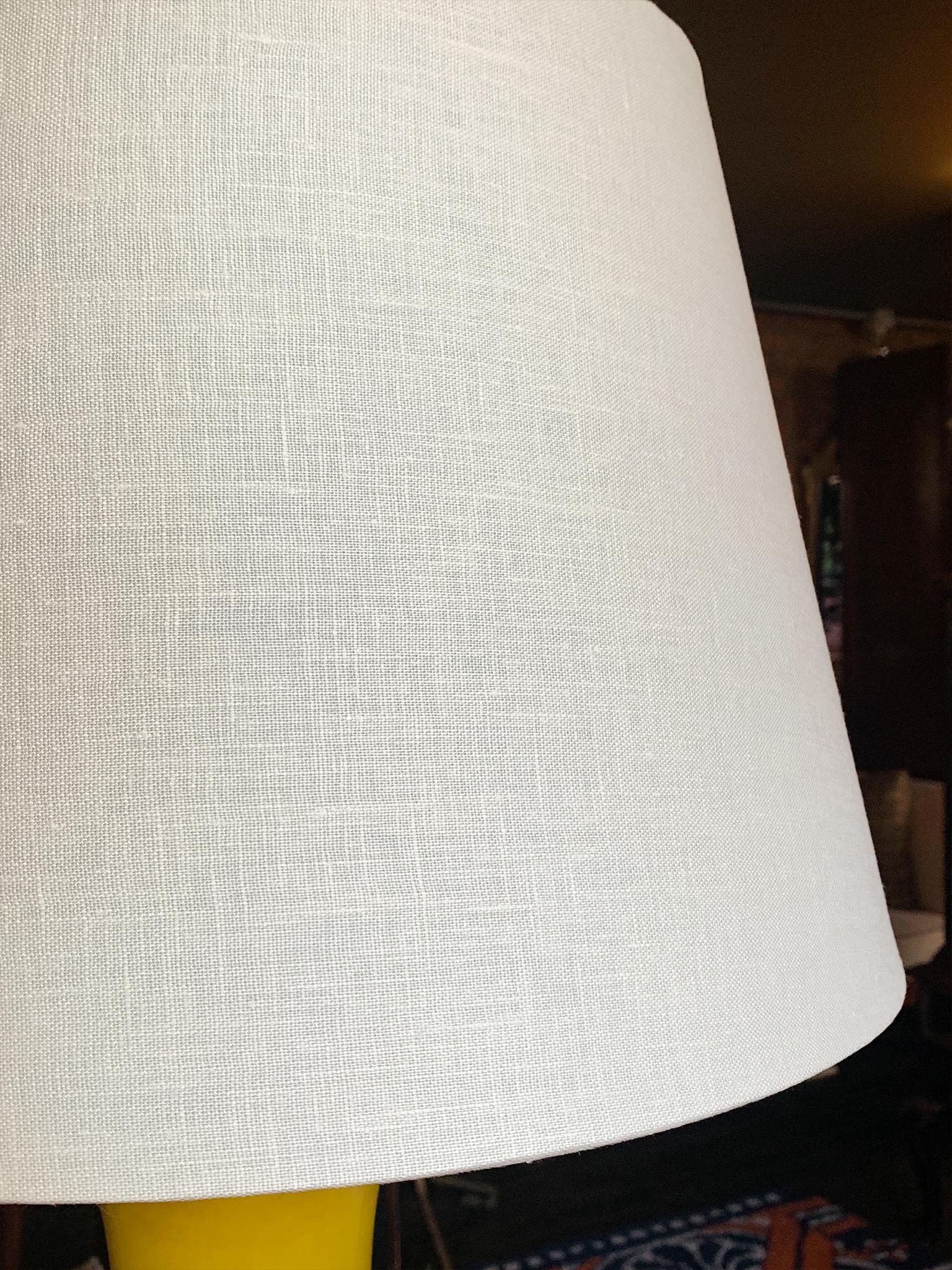 Ottone Lampade da tavolo in ceramica gialla degli anni '40 di Warren Kessler - Una coppia in vendita