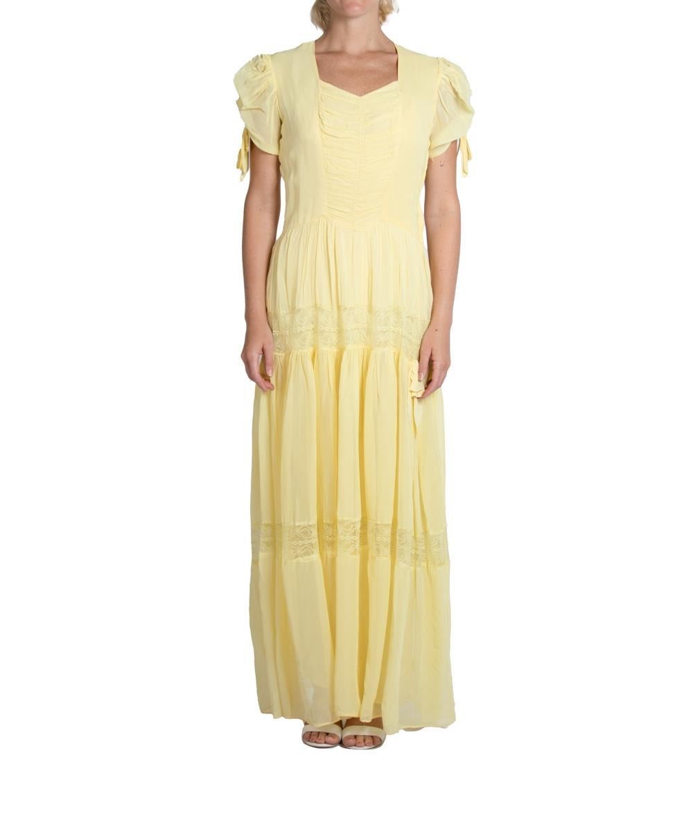 1940S Yellow Chiffon Gown With Tiers Of Lace Trim In Excellent Condition For Sale In New York, NY