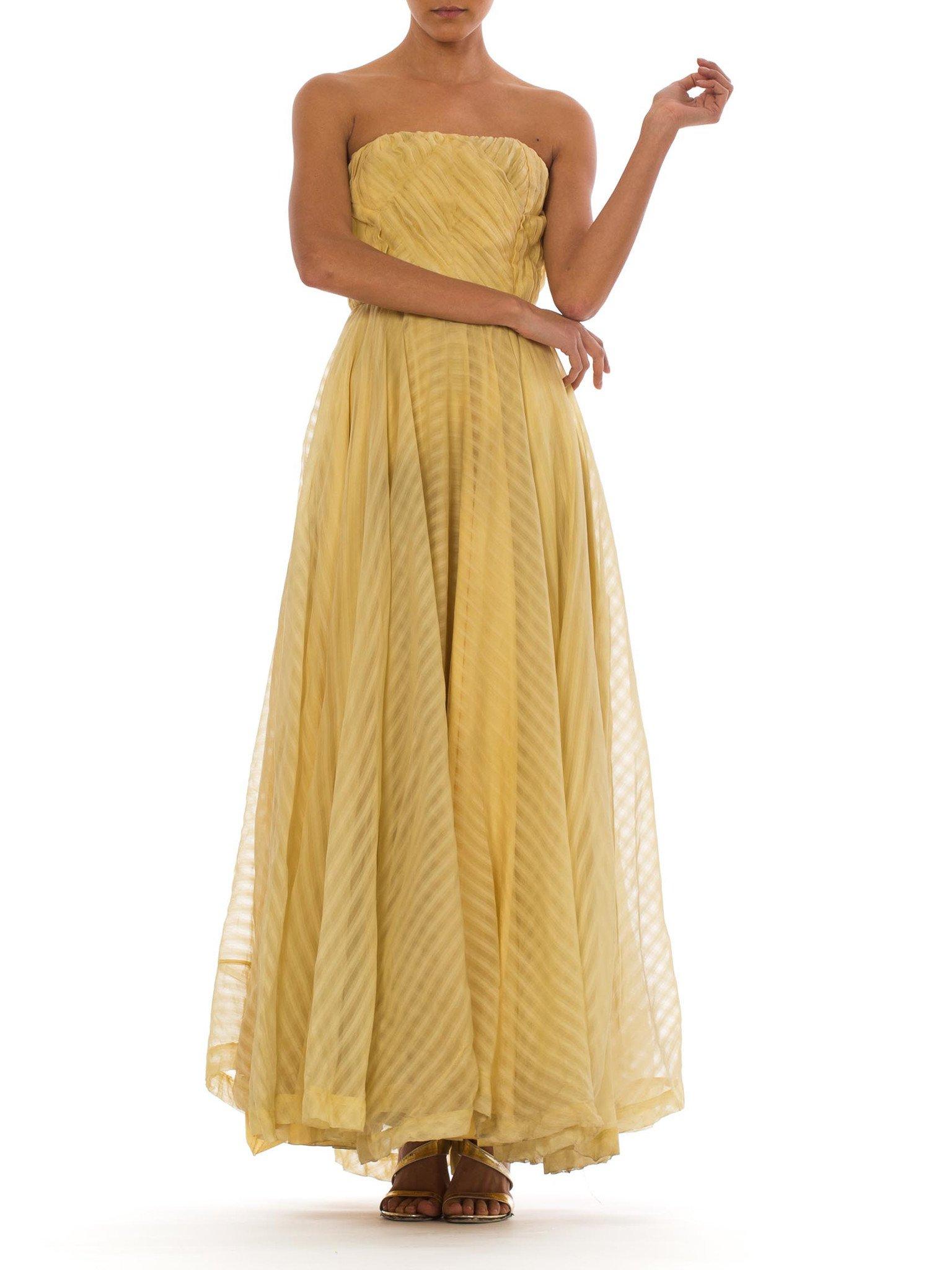 1940S Dusty Yellow Silk Chiffon Stripe Strapless Gown With Massive Ballgown Ski In Excellent Condition In New York, NY