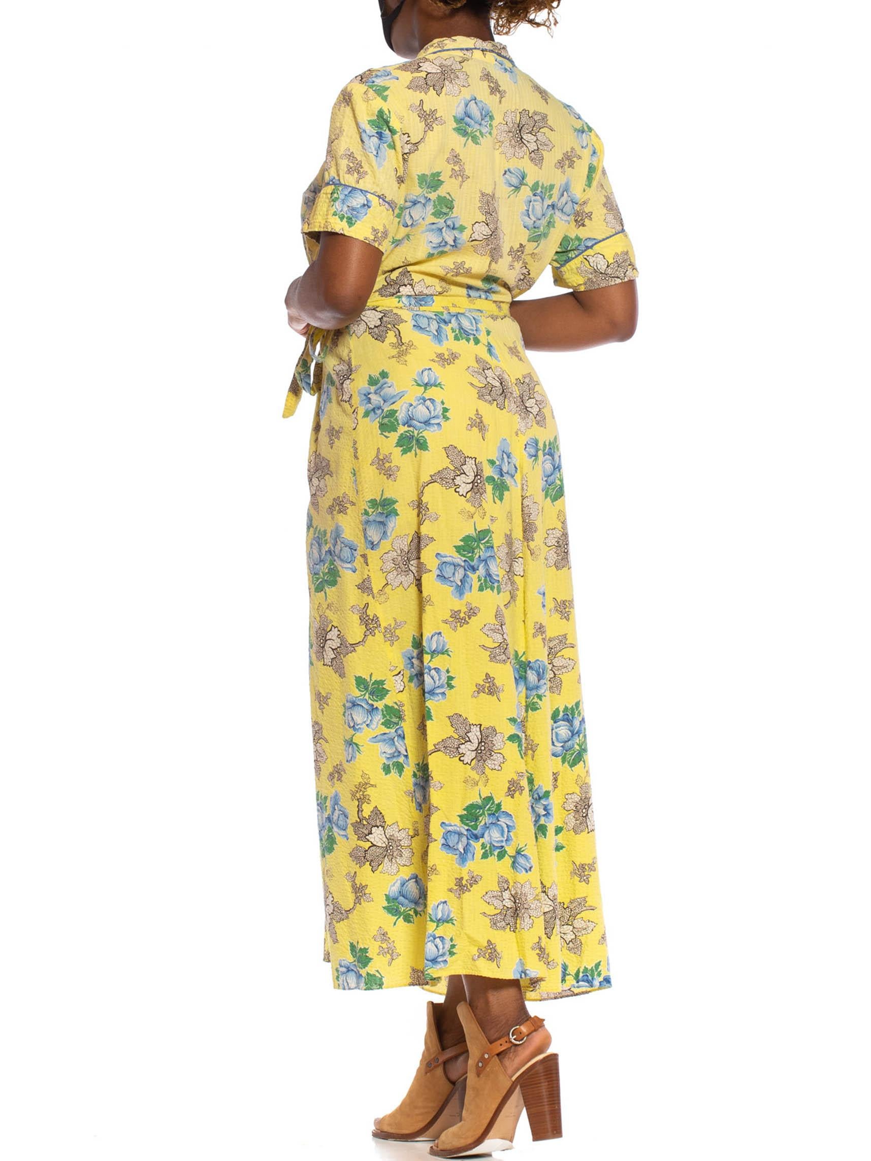 1940S Yellow Cotton Seersucker Blue Floral Wrap House Dress With Belt & Pocket For Sale 2