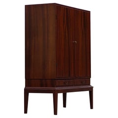 1940ties Danish cabinetmaker cupboard on legs. Made in mahogany.