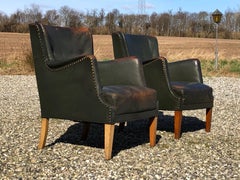1940ties low back Danish cabinet maker pair of green leather club chairs