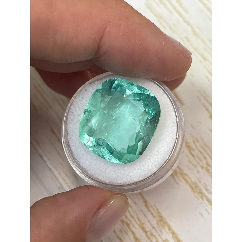 Modern 19.41 Carat Pastel Green Colombian Emerald - Cushion Cut VS Clarity Chivor Gem For Sale