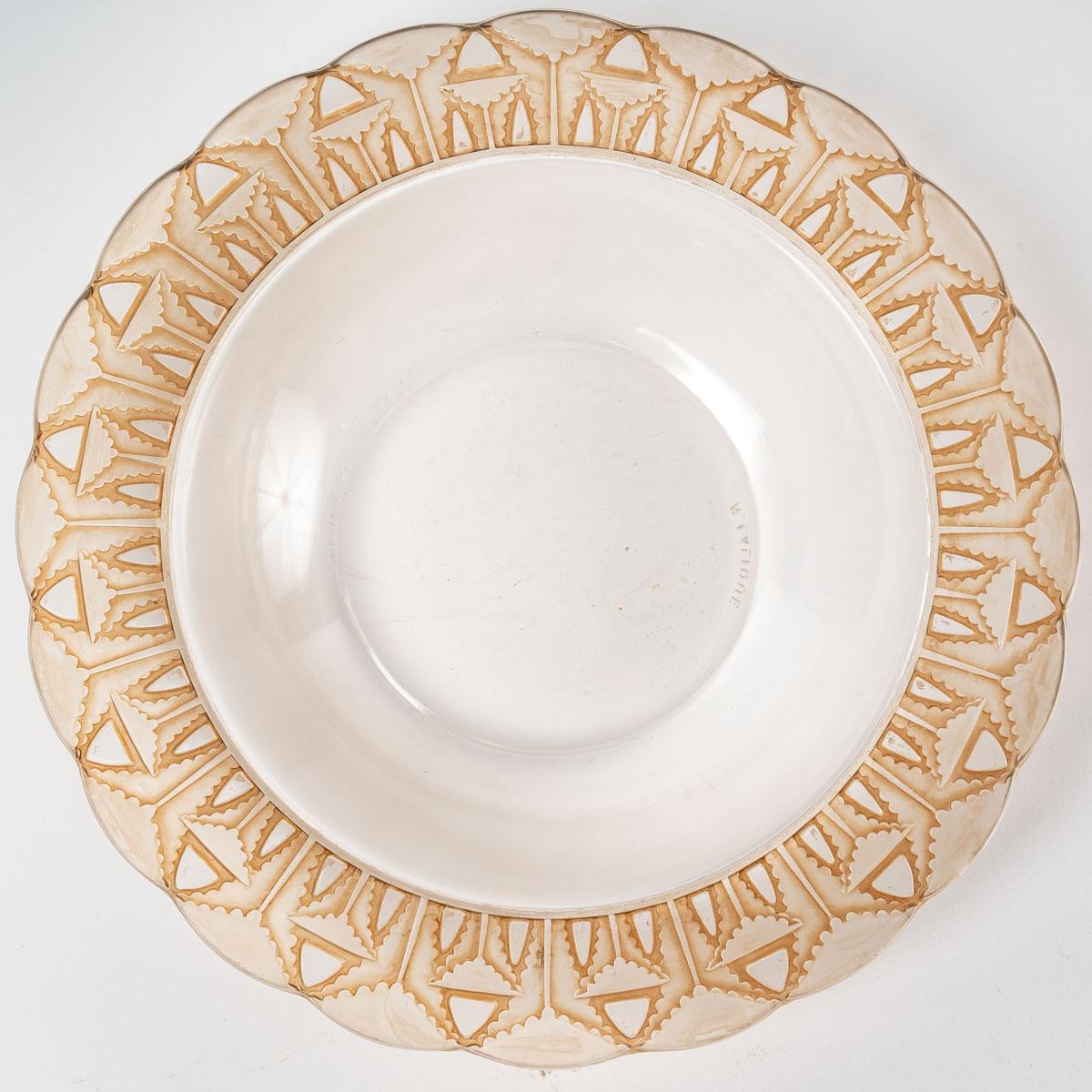 Art Deco 1941 René Lalique, Bowl Plate Dish Chevreuse Glass with Sepia Patina