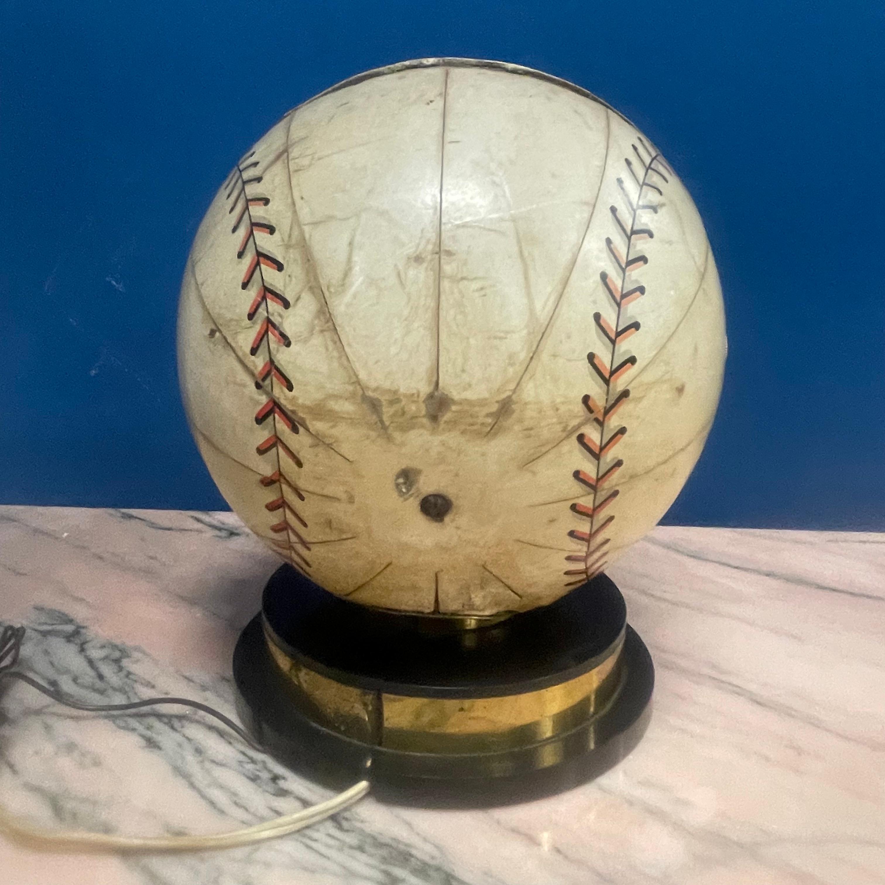 American 1941 Trophy Baseball Radio, Working Condition For Sale