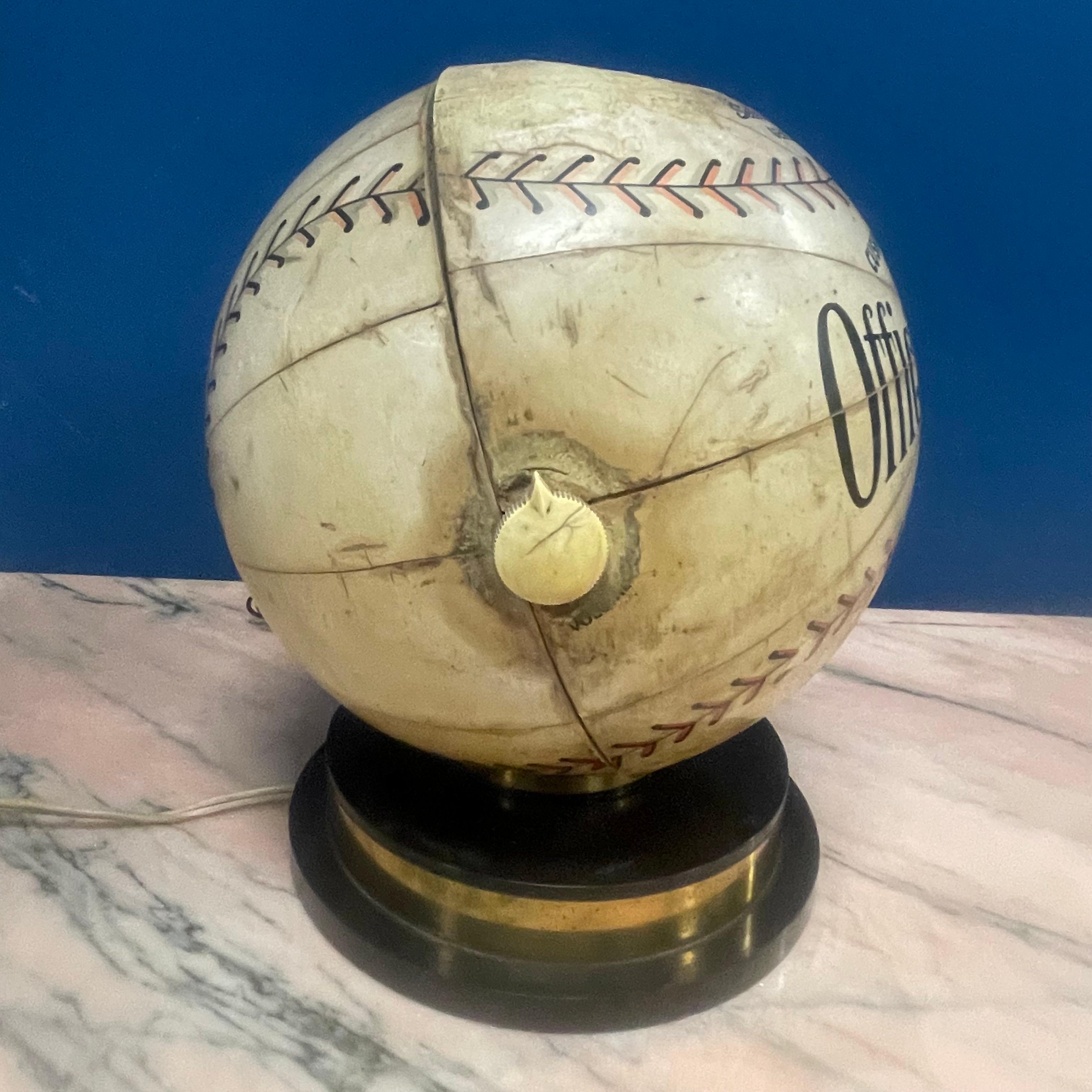 1941 Trophy Baseball Radio, Working Condition In Good Condition For Sale In Milano, IT