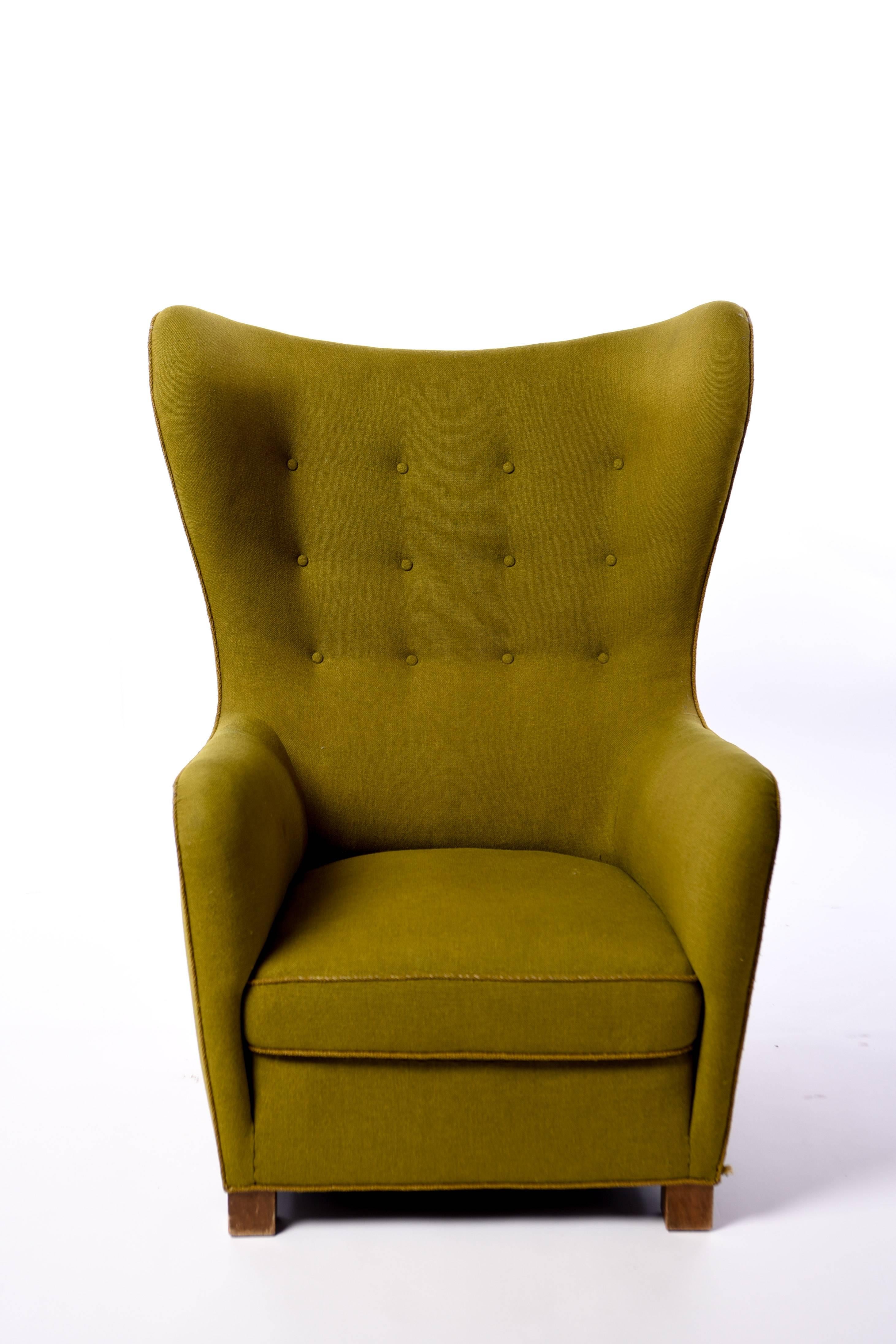 1942 Fritz Hansen Model 1672 Wing Back Chair in Original Green Wool Fabric 1