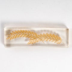 Ensemble de 6 porte-couteaux Hortense de Ren Lalique en verre transparent et feuilles de patine sépia de 1942
