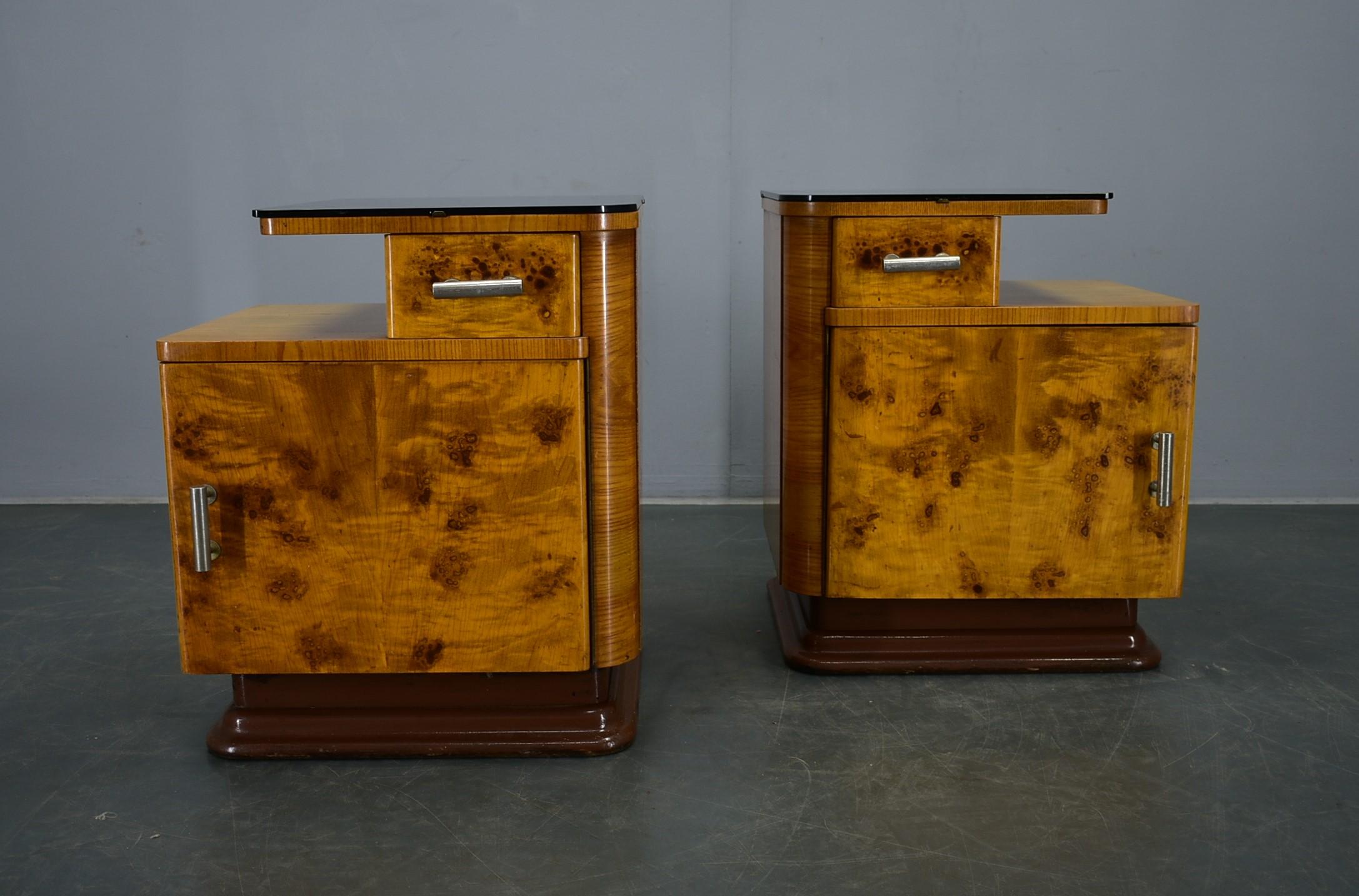 1942s Set of Bedside Tables by Jindrich Halabala, Czechoslovakia For Sale 5