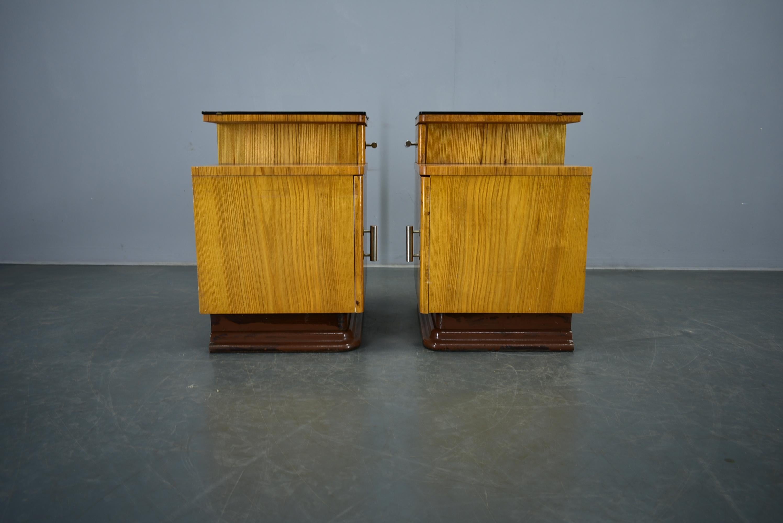 1942s Set of Bedside Tables by Jindrich Halabala, Czechoslovakia For Sale 9