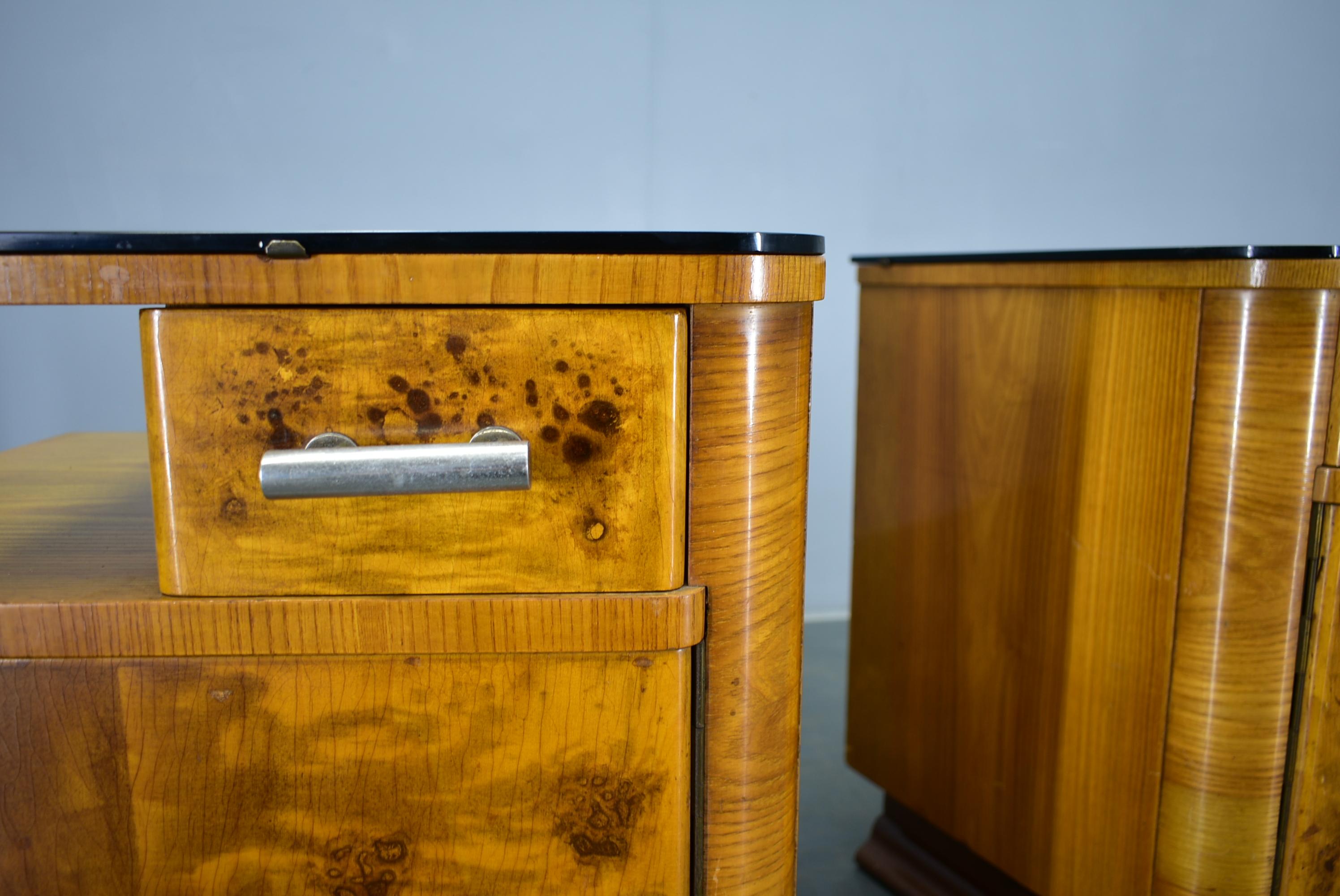 Mid-20th Century 1942s Set of Bedside Tables by Jindrich Halabala, Czechoslovakia For Sale
