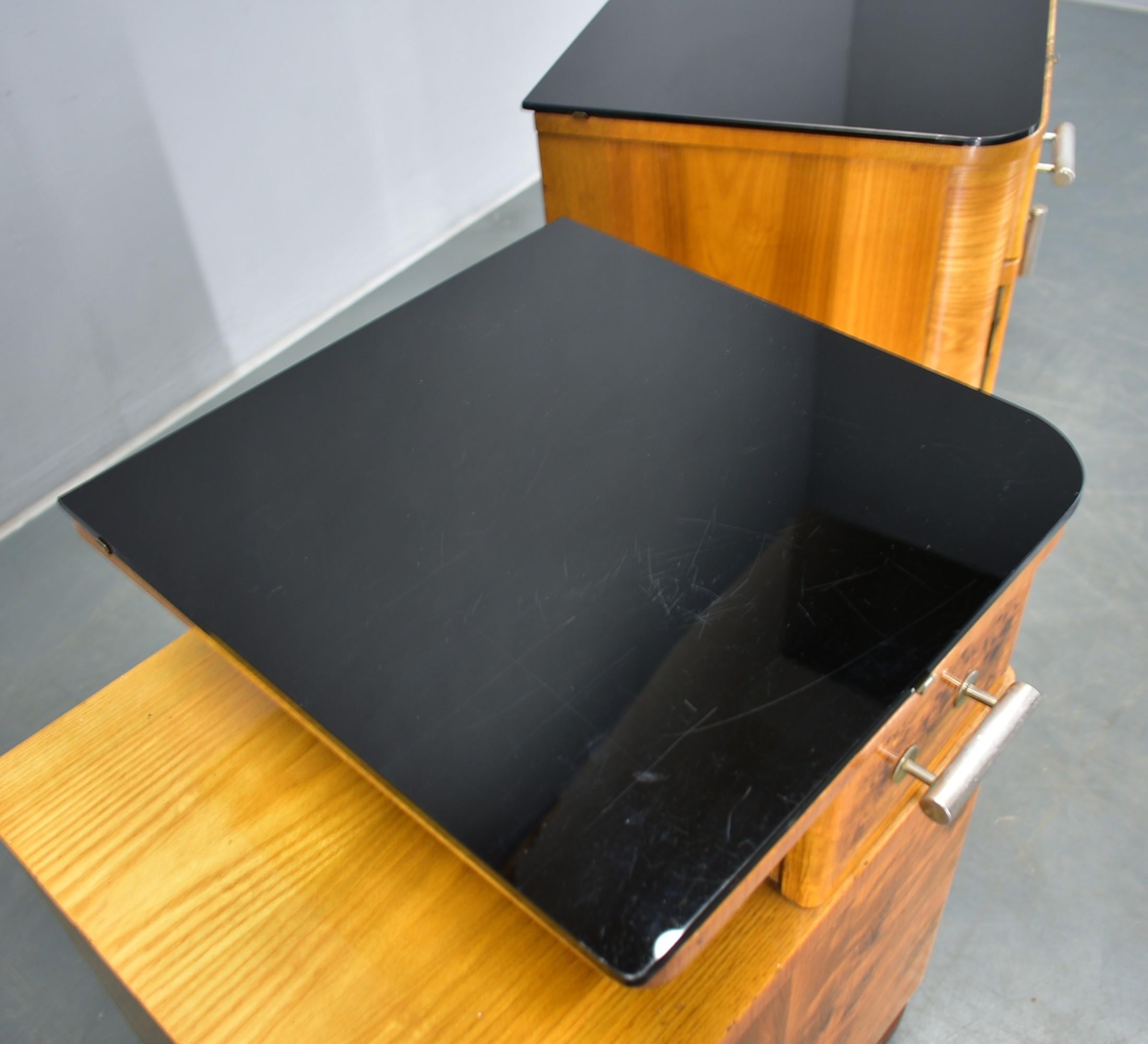 1942s Set of Bedside Tables by Jindrich Halabala, Czechoslovakia For Sale 1