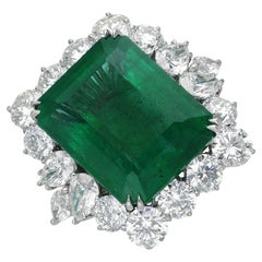19.43 Carat Emerald-cut Statement 18K Gold Collector’s Grade Grandeur