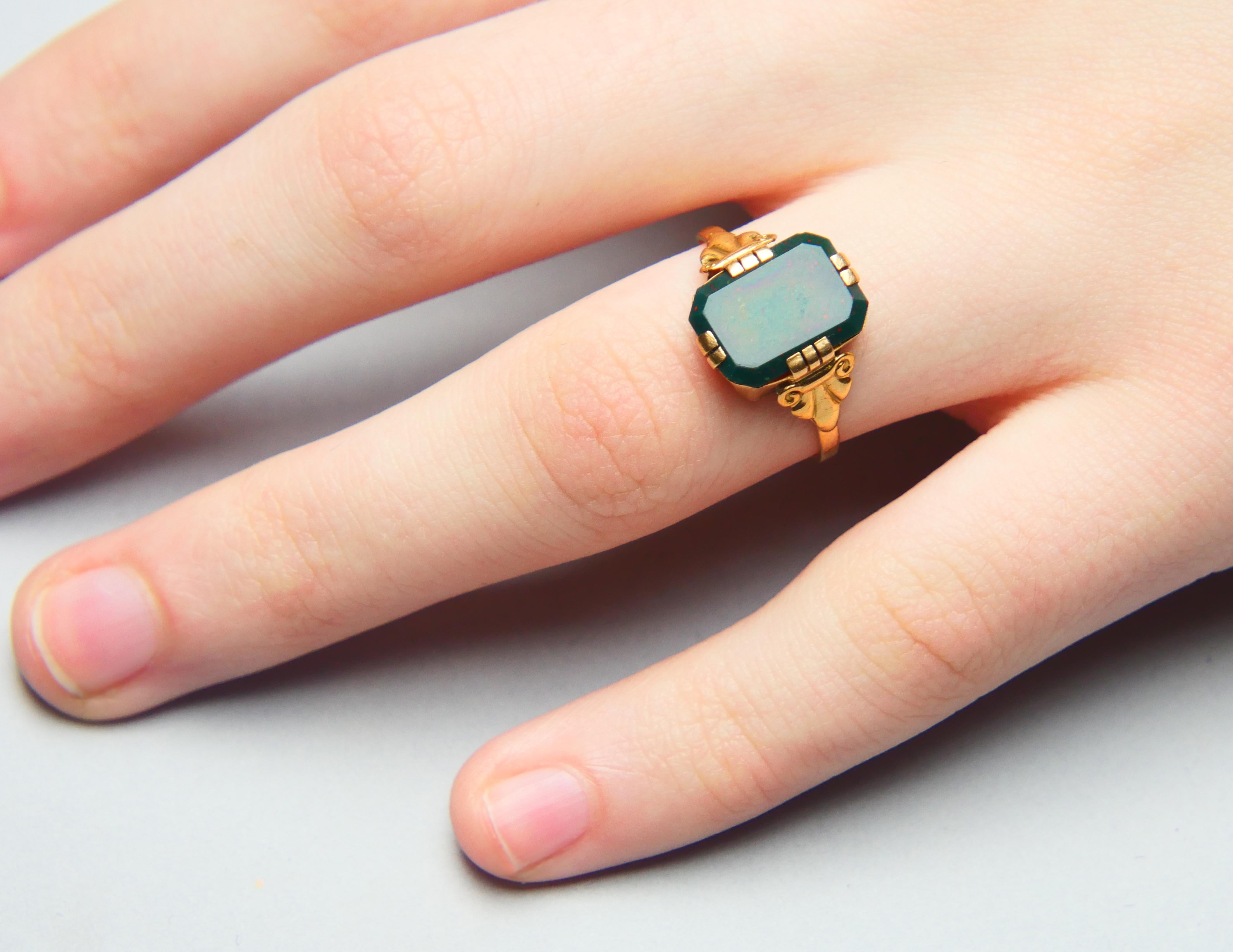 1943 Men Unisex Signet Ring 6ct. Blood stone solid 18K Gold ØUS 6.75 / 2.2gr For Sale 3