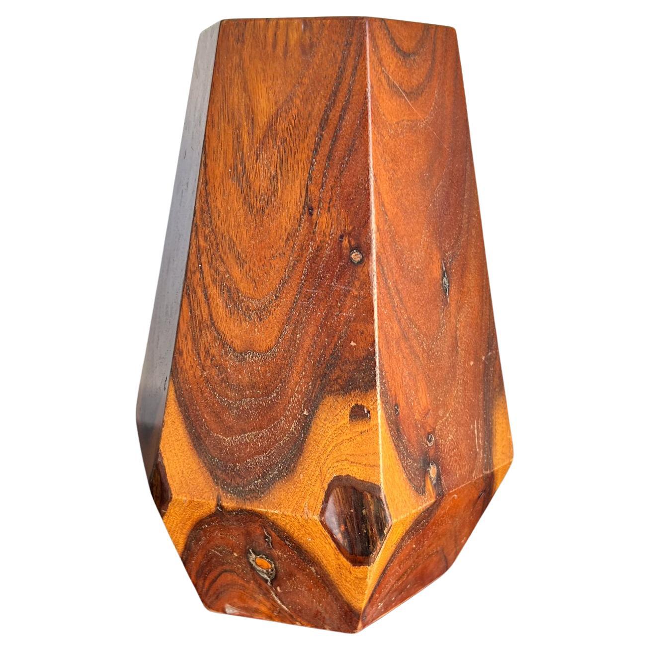 Vase hexagonal fabriqué à la main, Poston Arizona Camp Art, 1943