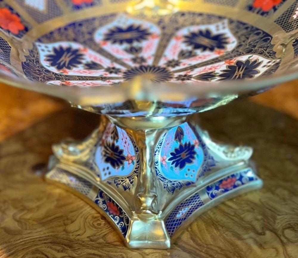 1943 Royal Crown Derby Antiguo Imari macizo de oro de 22 quilates con banda de delfín Centro de mesa en Bueno estado para la venta en Morristown, NJ
