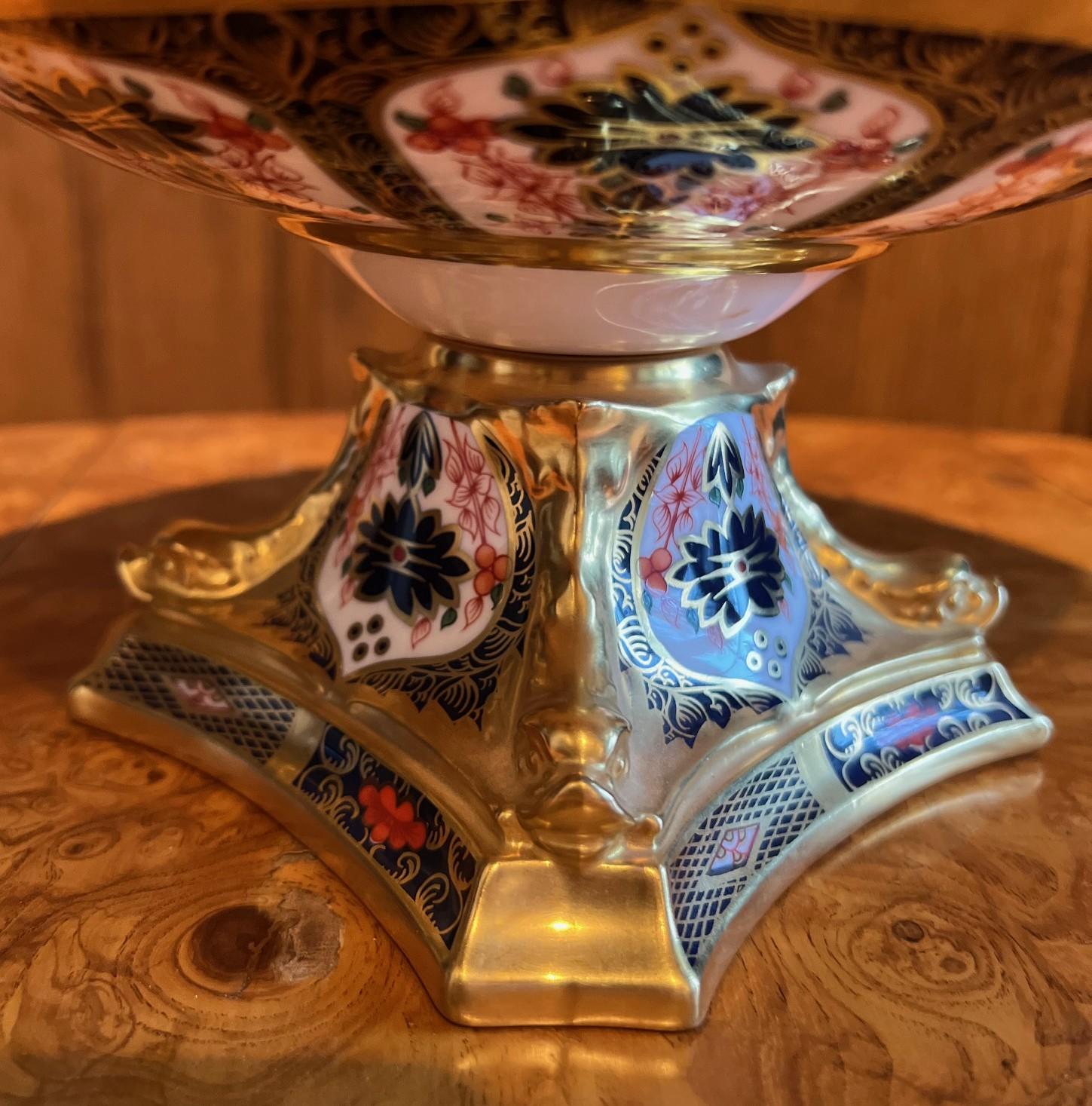 1943 Royal Crown Derby Antiguo Imari macizo de oro de 22 quilates con banda de delfín Centro de mesa mediados del siglo XX en venta