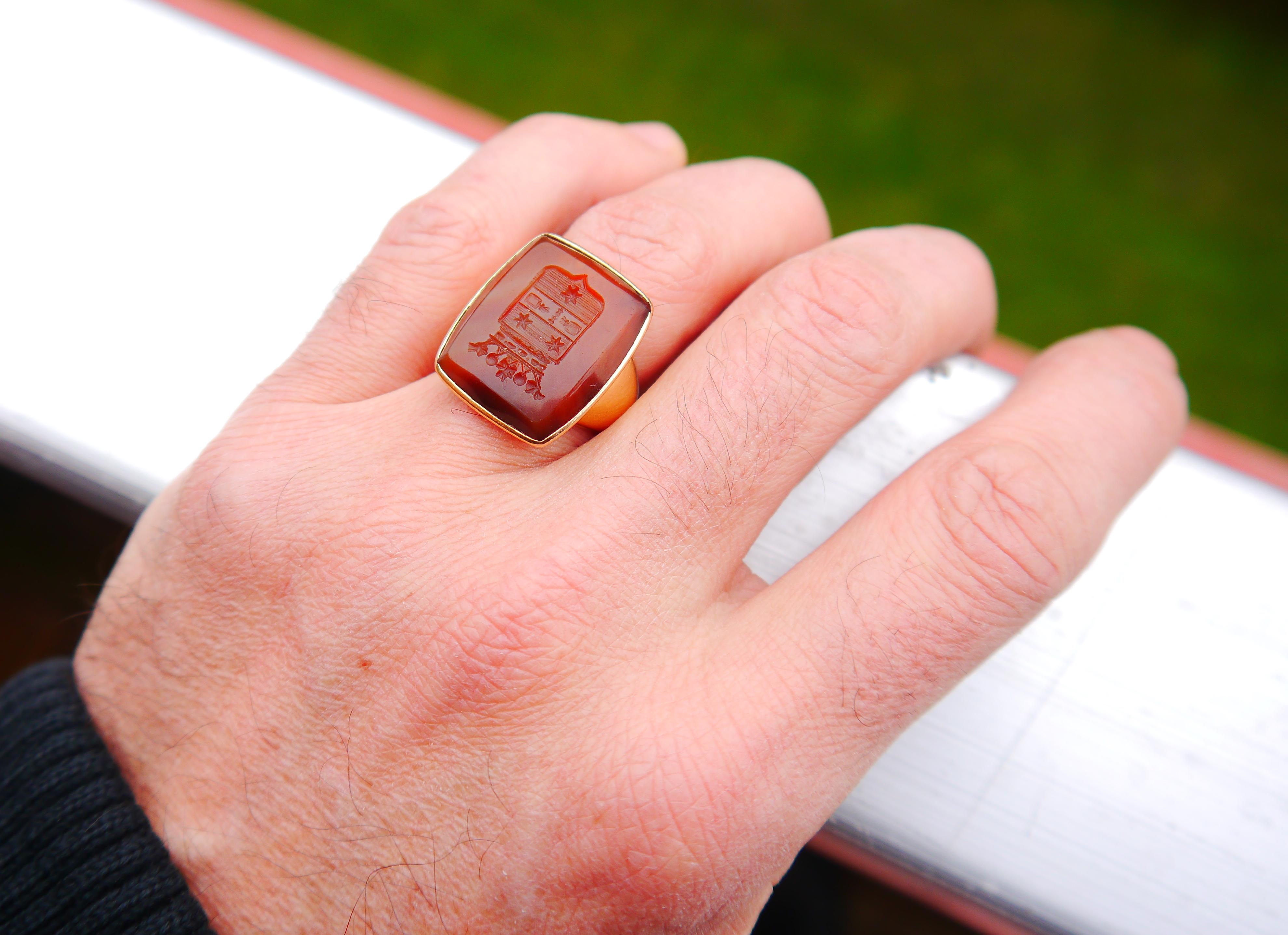 Square Cut 1943 Signet Ring von Heijkenskjöld Intaglio Ring Red Onyx 18K Gold ØUS8/ 14gr