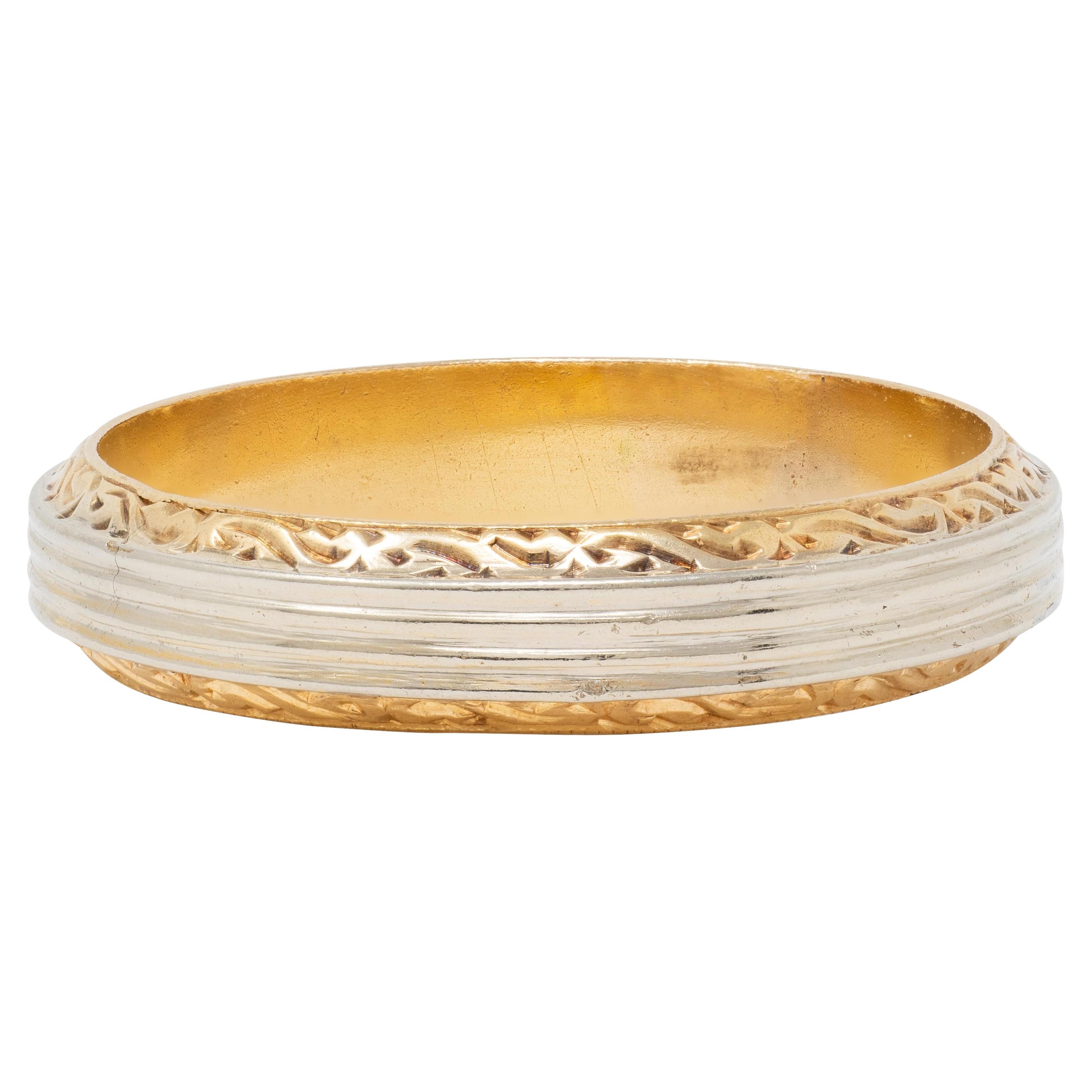 1944 18 Karat zweifarbiges Gold Vintage Scrolling Wedding Band Ring