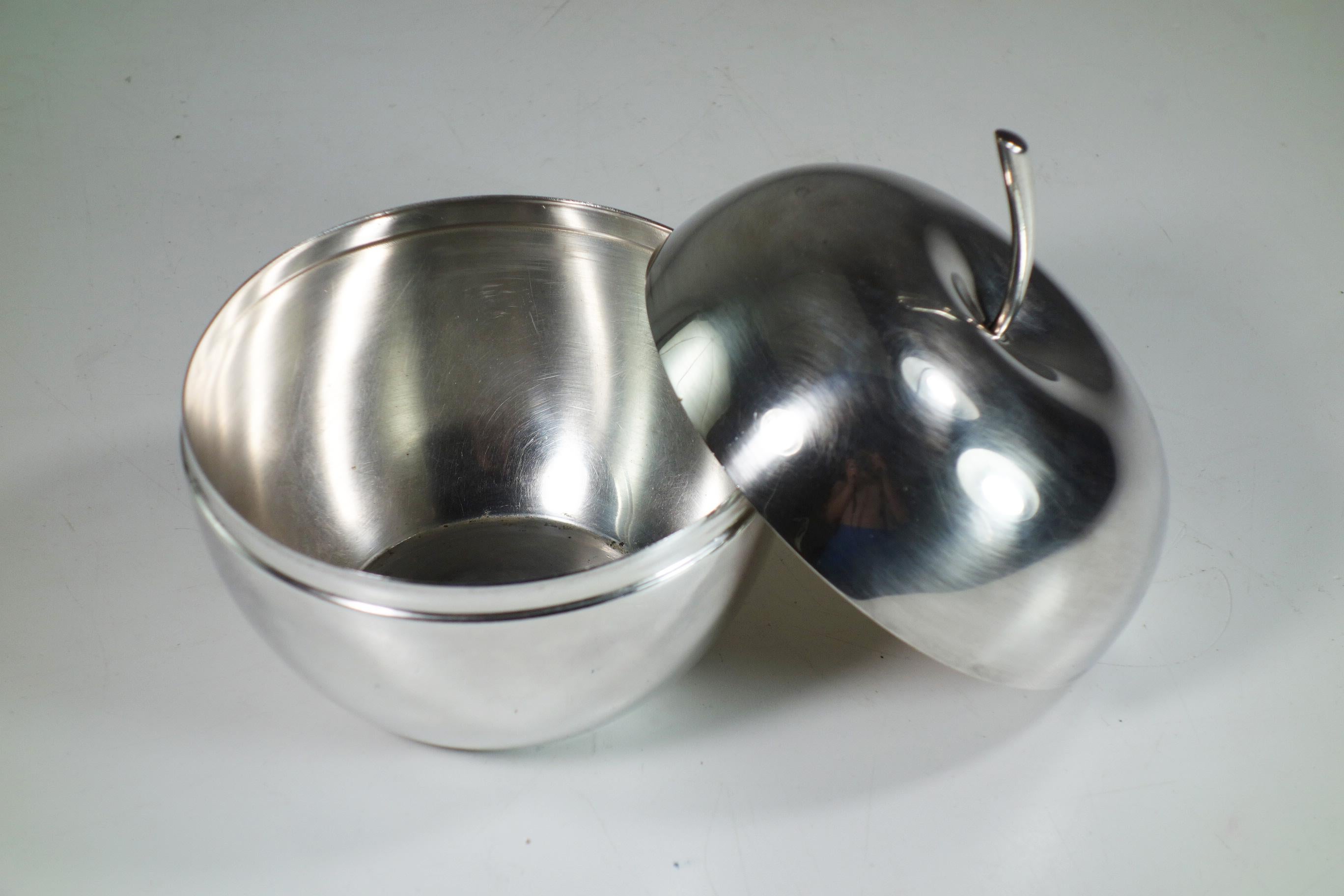 1944 Lino Sabattini Christofle Design Silver Metal Apple Box In Good Condition For Sale In Brescia, IT